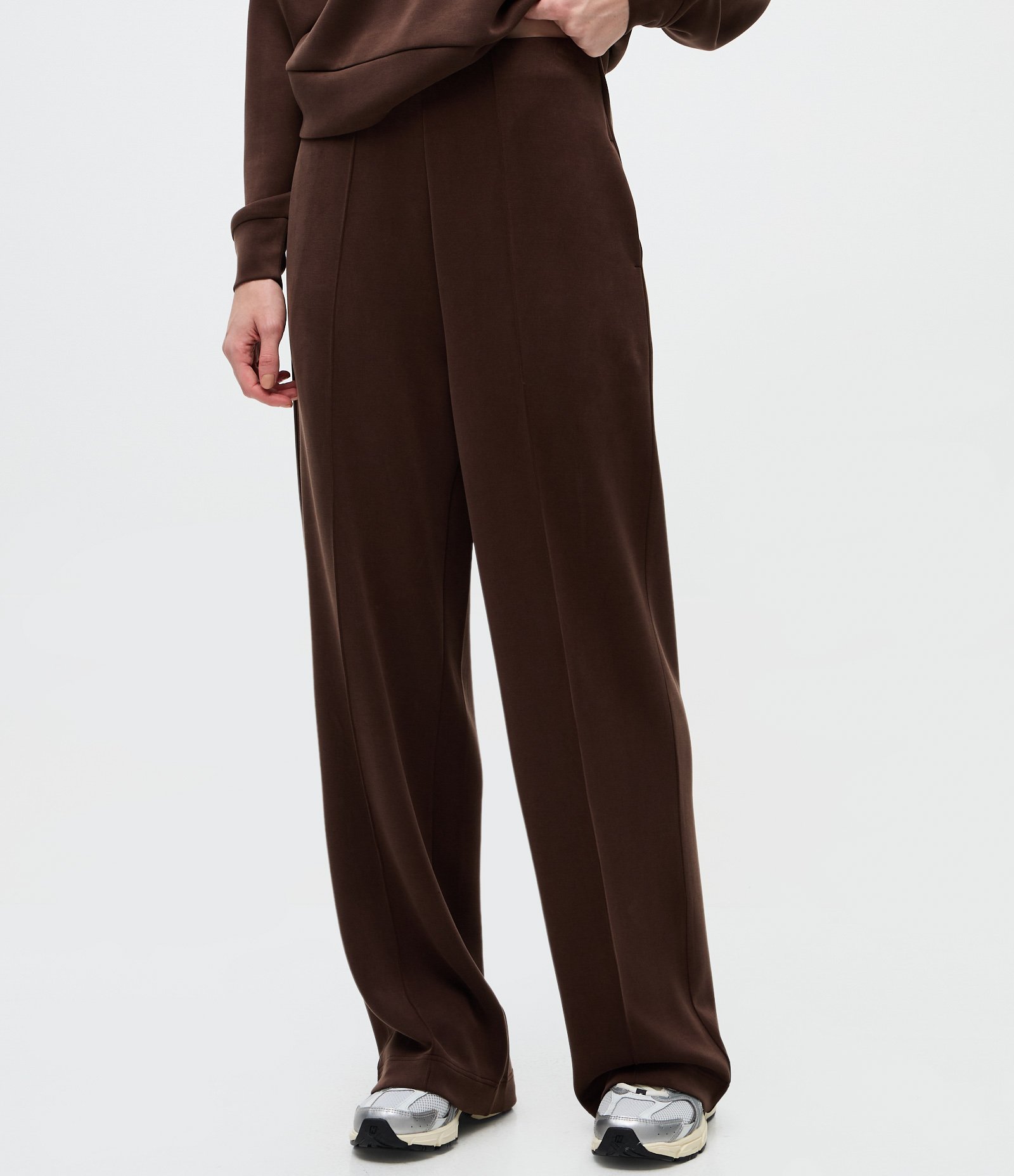 Calça Reta em Modal com Cintura Alta Marrom 2