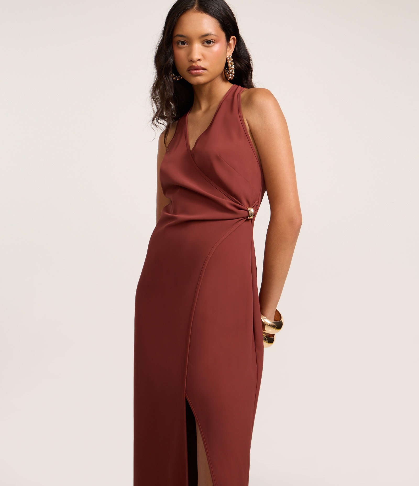 Vestido Longo Reto Alfaiatado com Decote Transpassado Marrom 2