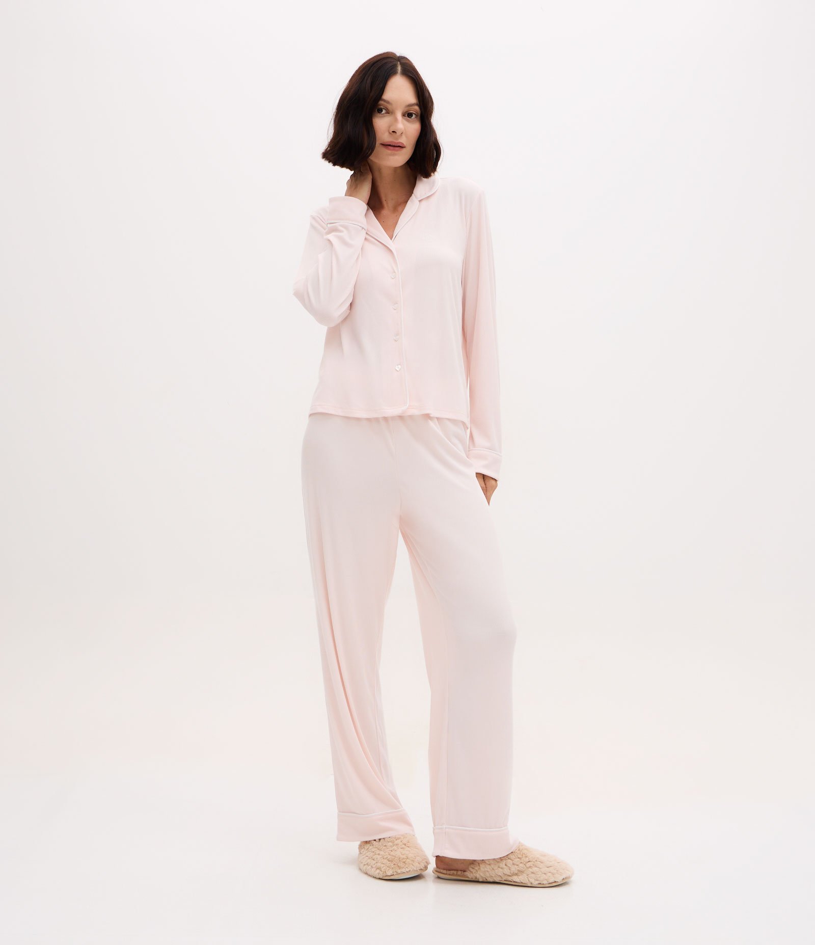 Pijama Americano Longo em Peach Touch com Bordado Rosa 2