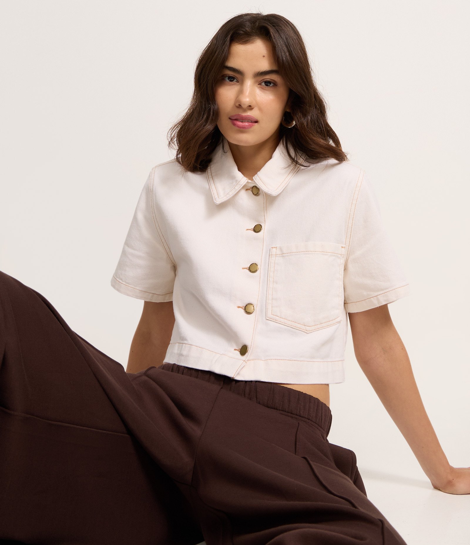 Camisa Cropeed em Sarja com Bolso e Costura Aparente Multicores 1