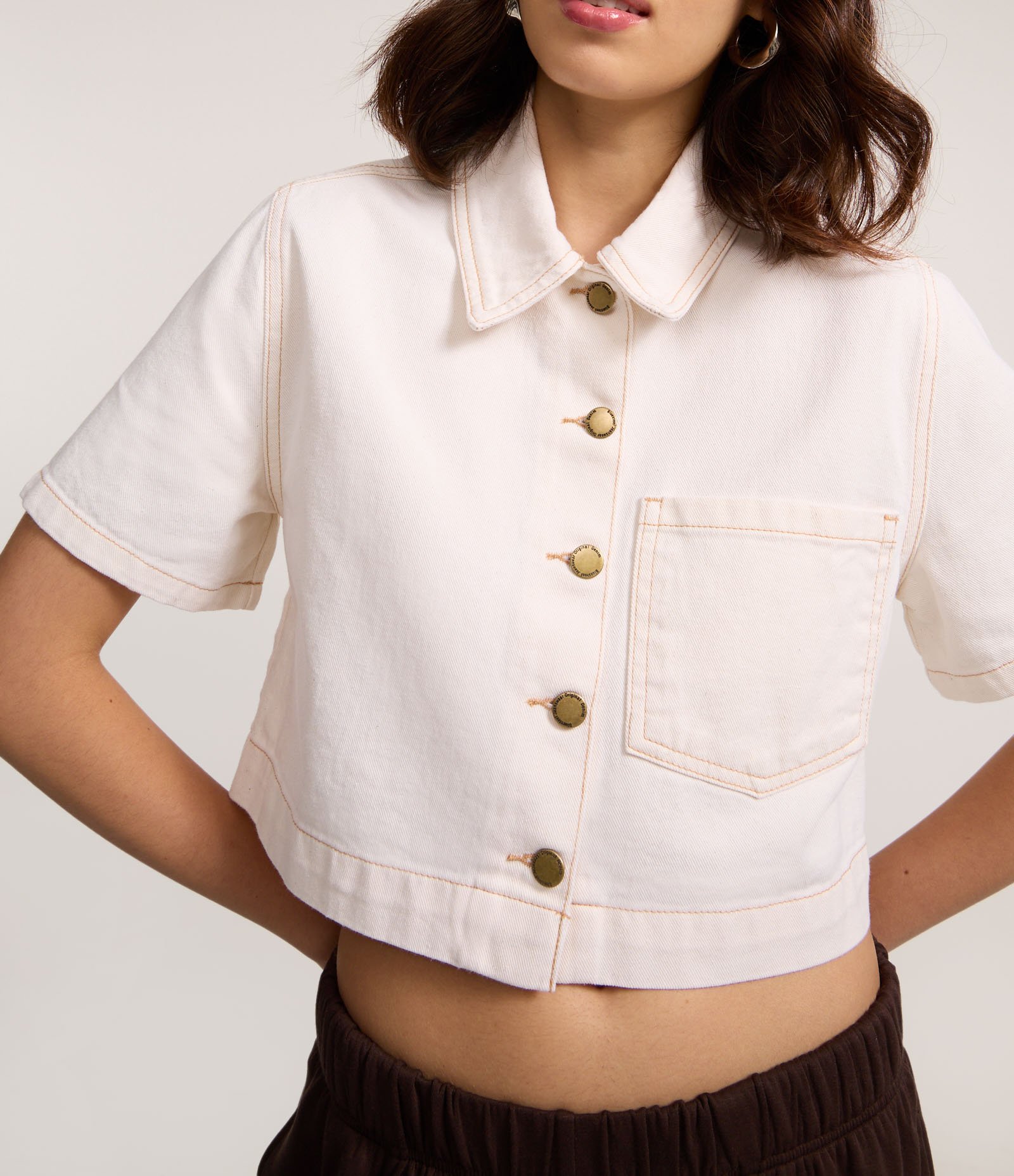 Camisa Cropeed em Sarja com Bolso e Costura Aparente Multicores 3