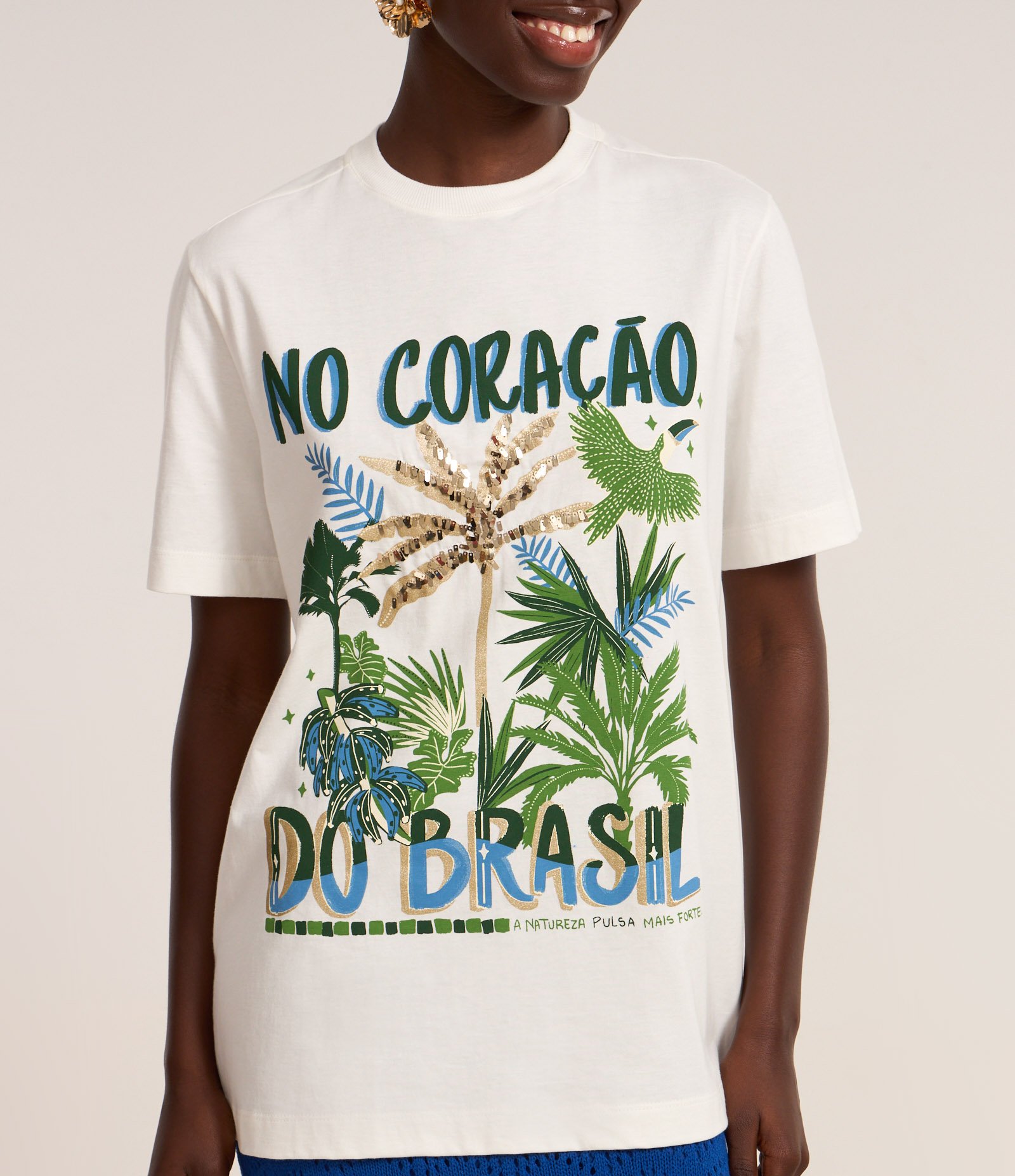 Camiseta T-shirt em Algodão com Paetê No Coração do Brasil Branco 4