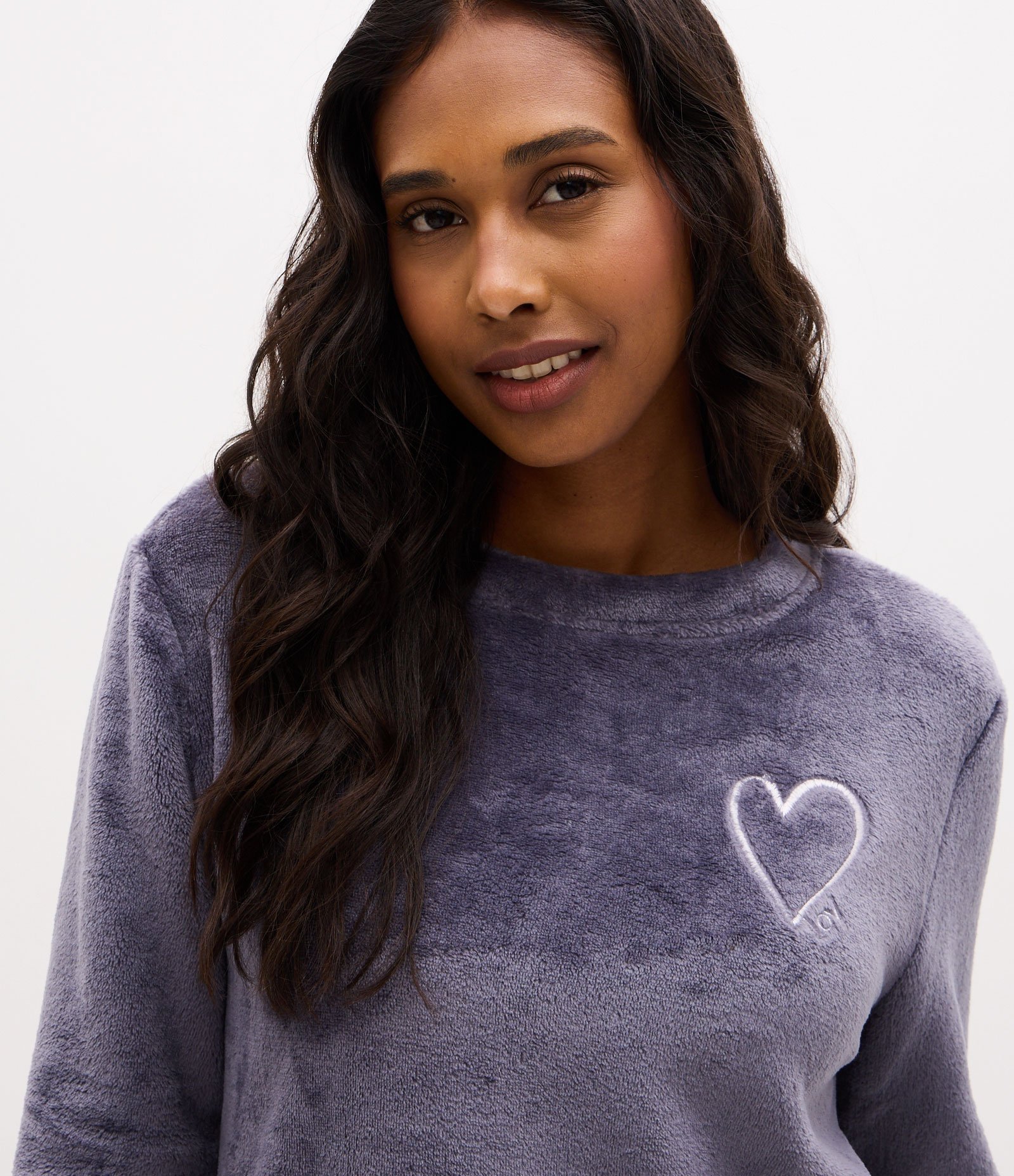 Pijama Longo com Estampa de Coração Cinza 2