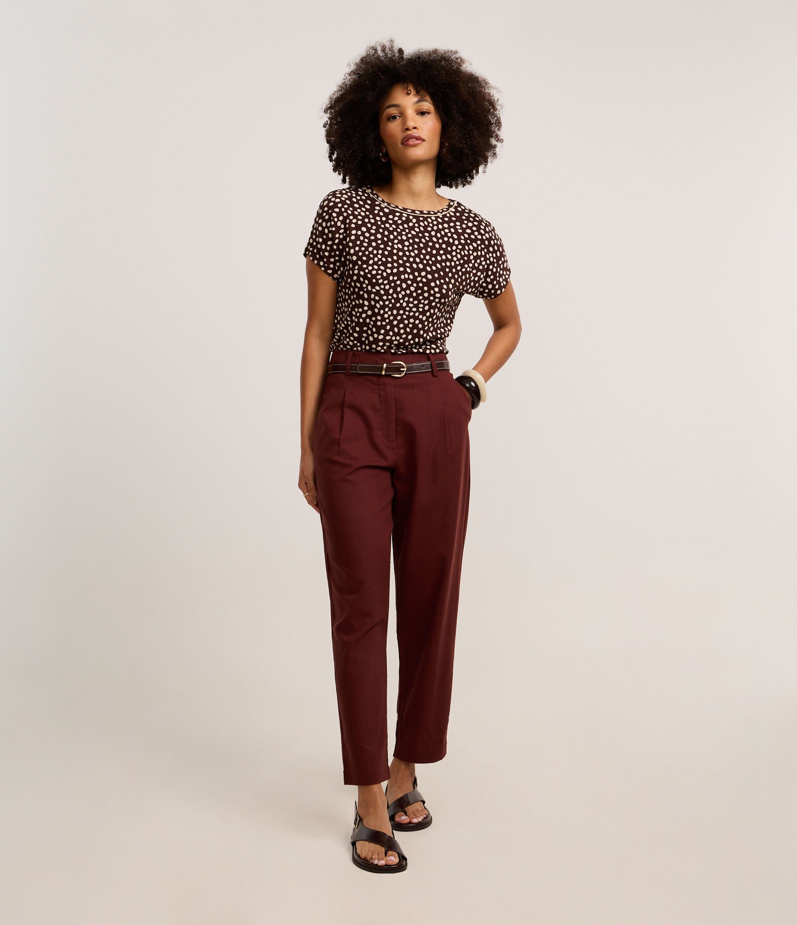 Blusa em Crepe com Gola Redonda e Estampa Poá DIferenciada Preto 2