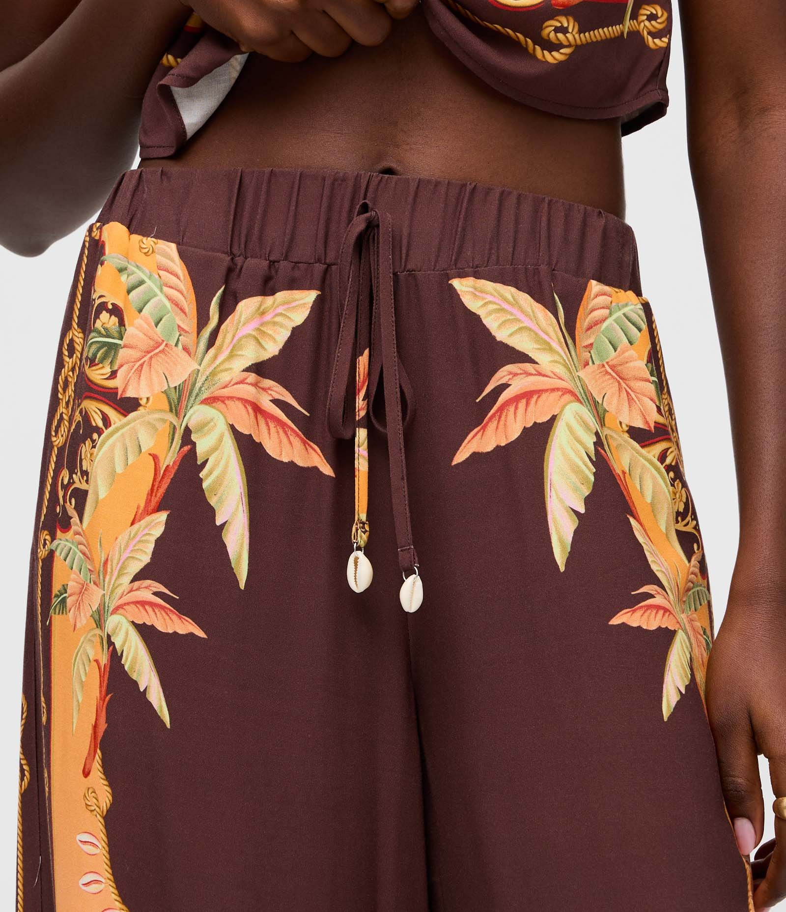 Calça Pantalona em Viscose com Estampa Floral e Cós com Elástico Marrom 3