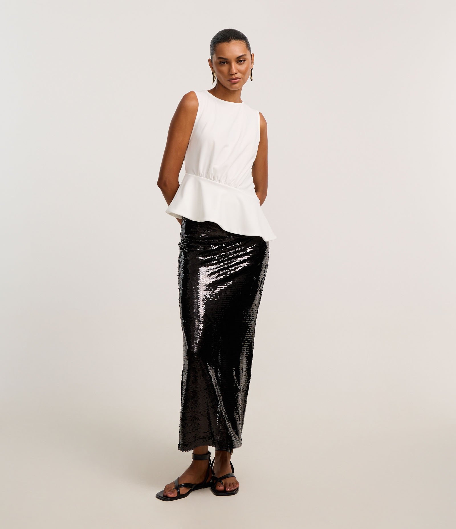 Blusa Peplum com Gola Redonda e Barra Assimétrica Off White 2