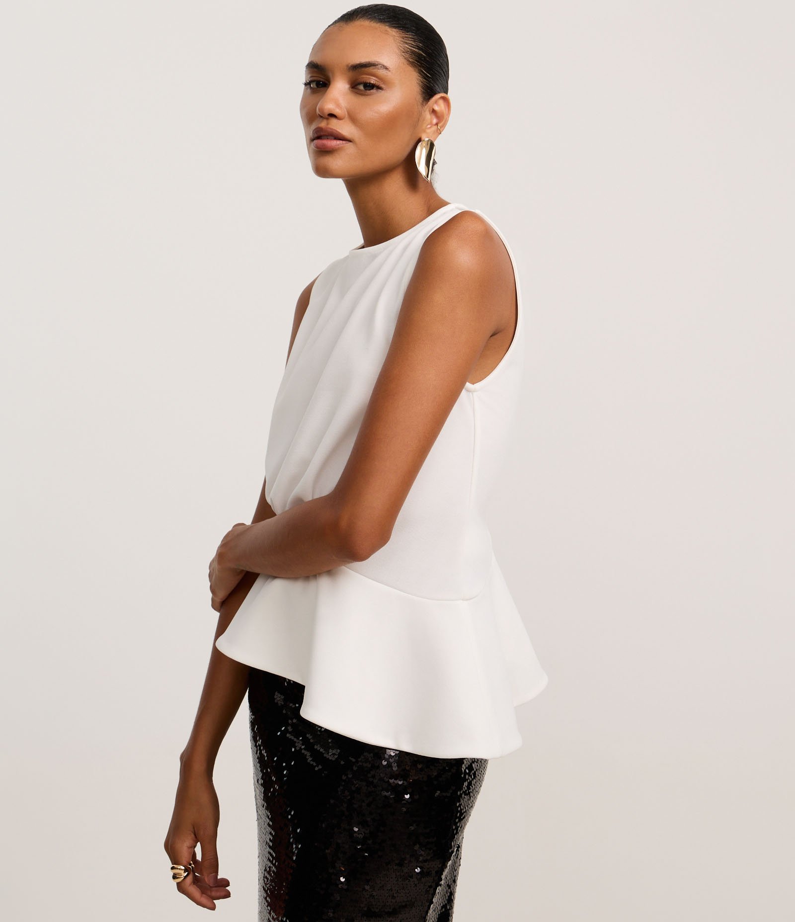 Blusa Peplum com Gola Redonda e Barra Assimétrica Off White 3