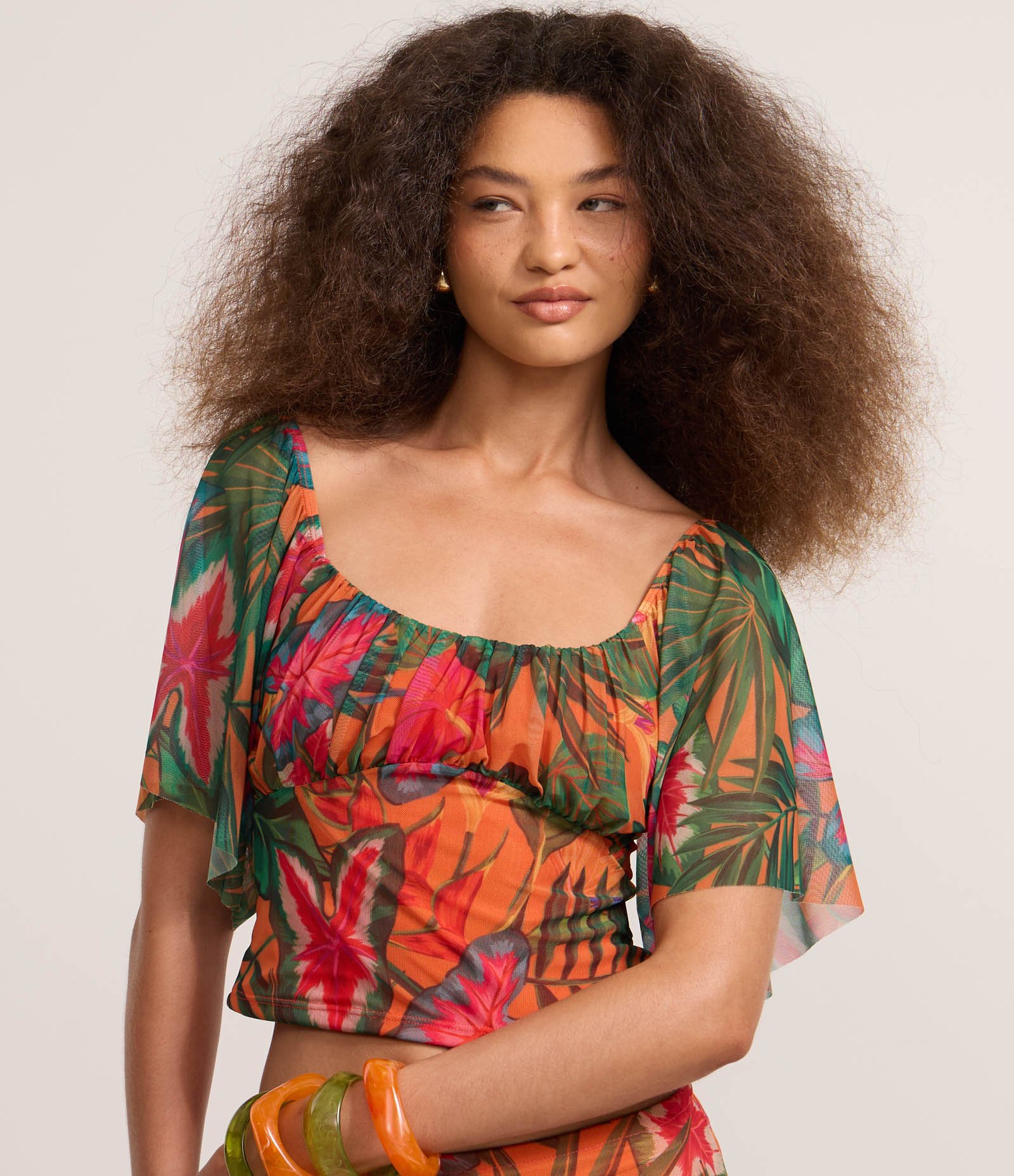 Blusa Cropped em Tule com Manga Godê e Estampa Folhagem Multicores 3