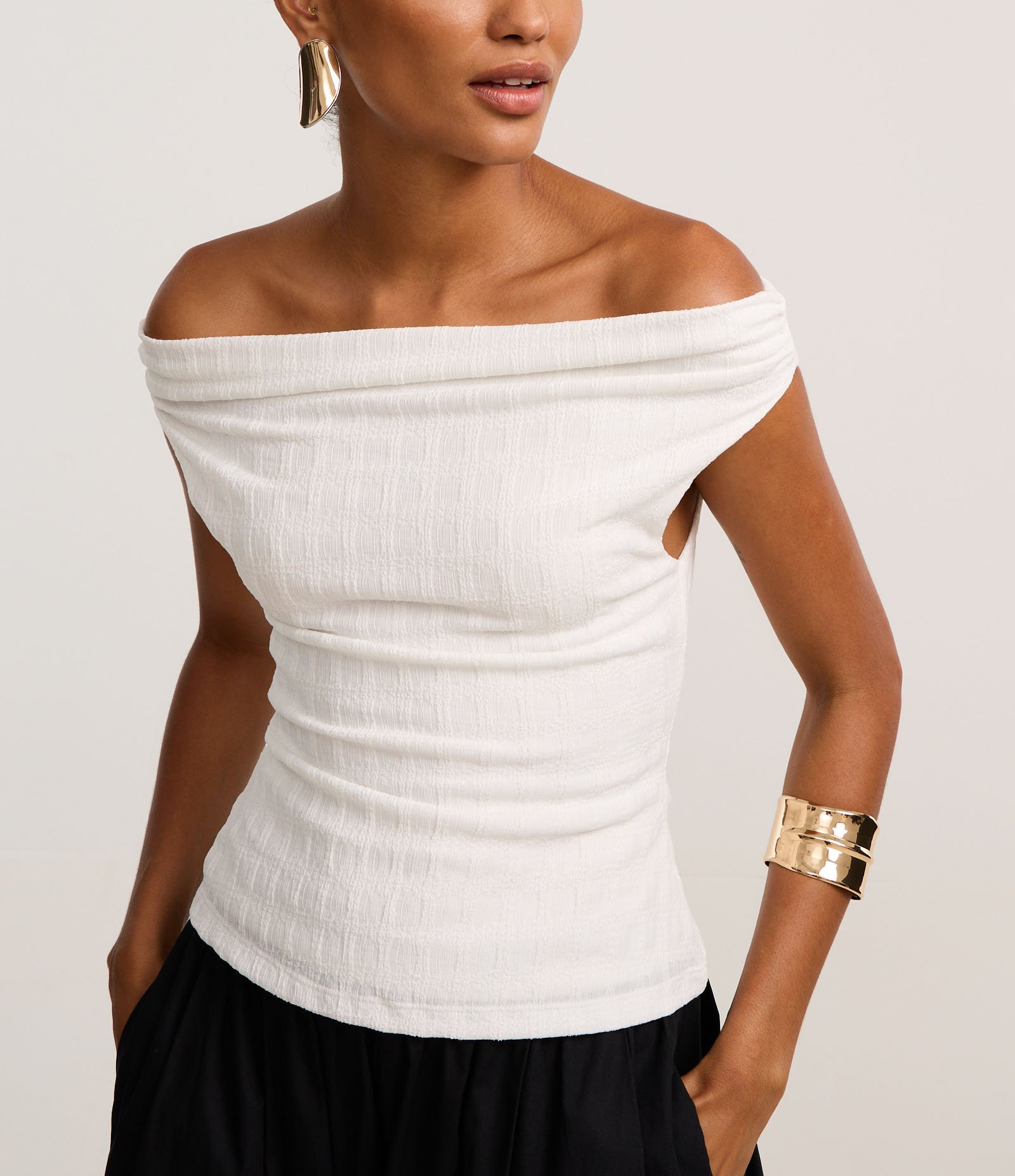 Blusa Texturizada com Decote Ombro a Ombro Branco 3