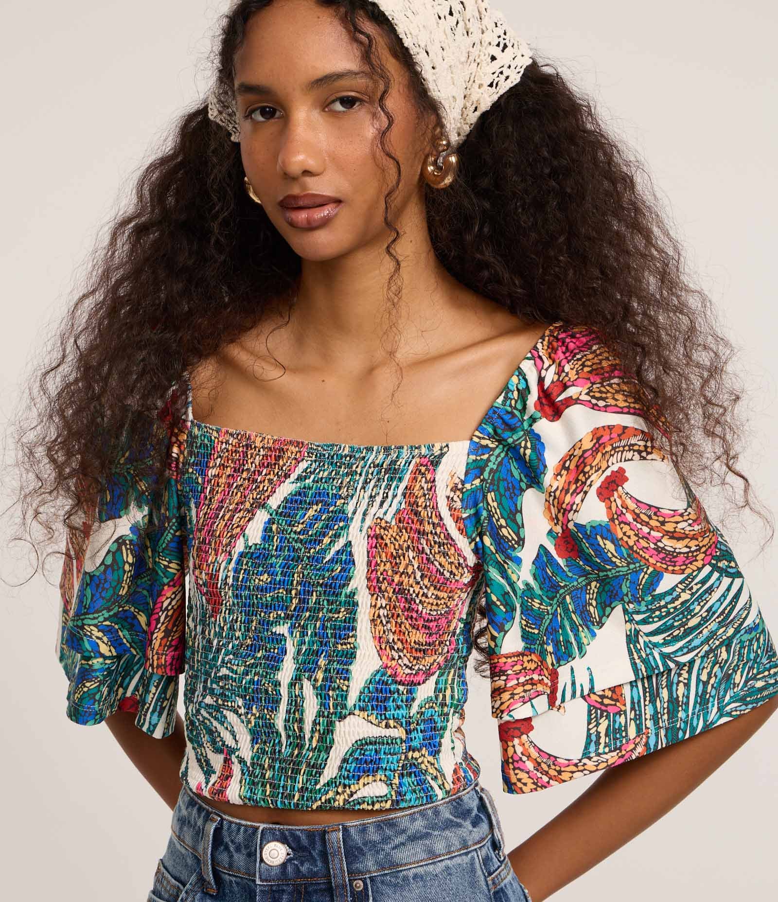 Blusa Cropped com Lastex e Estampa Folhagem Vermelho/Azul/Verde 1