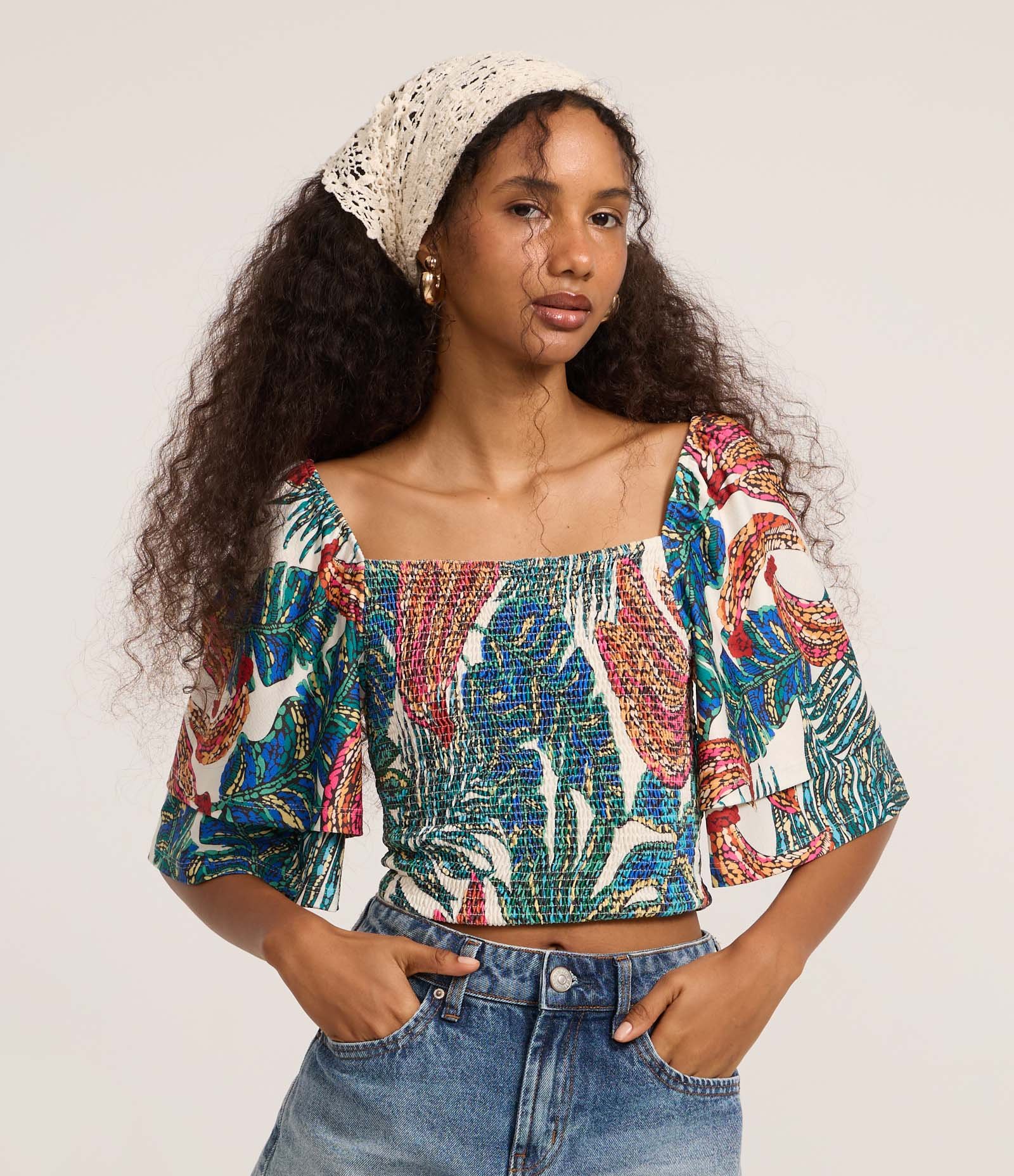 Blusa Cropped com Lastex e Estampa Folhagem Vermelho/Azul/Verde 3