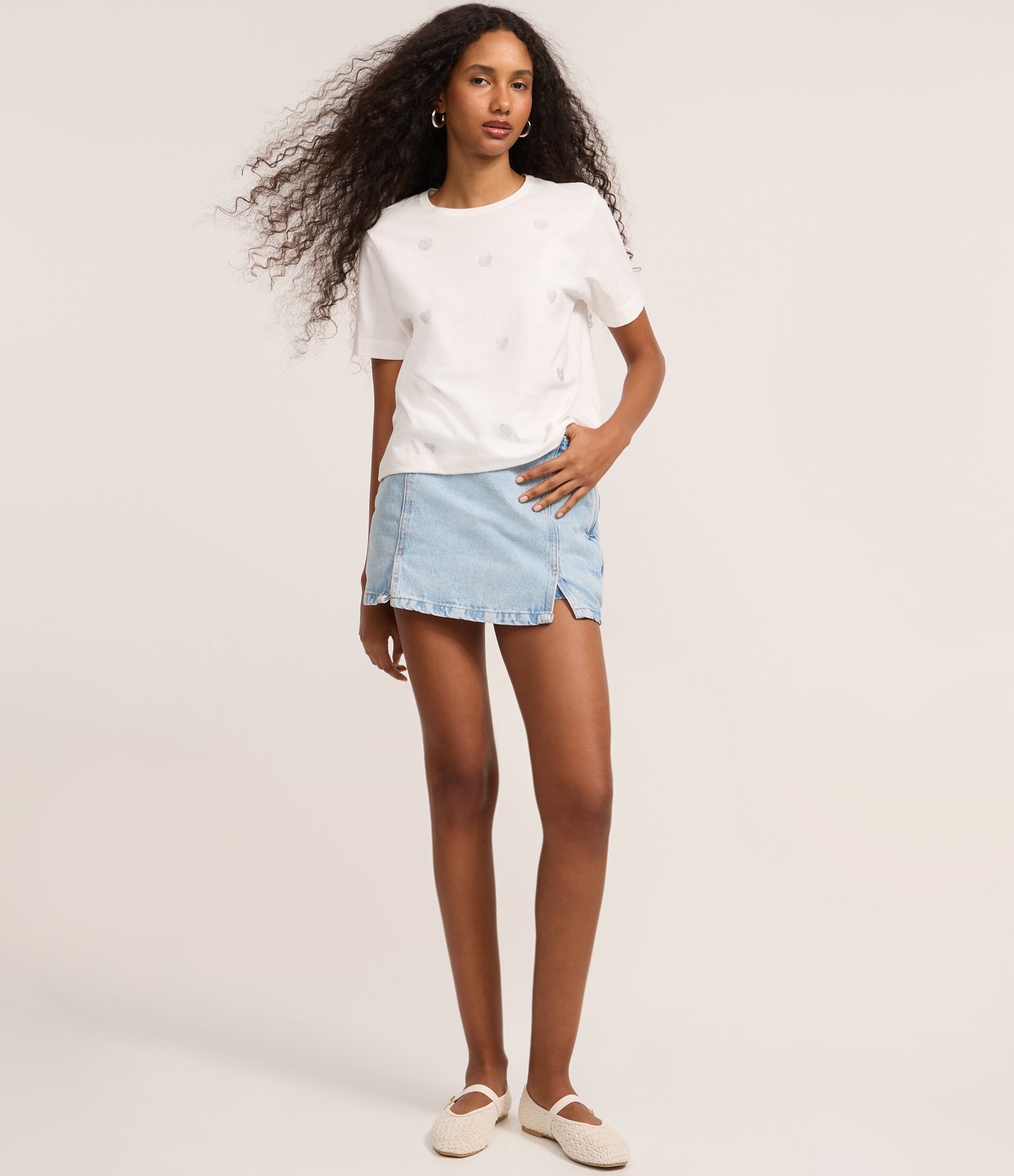 Camiseta New T-Shirt em Algodão com Corações Branco 2