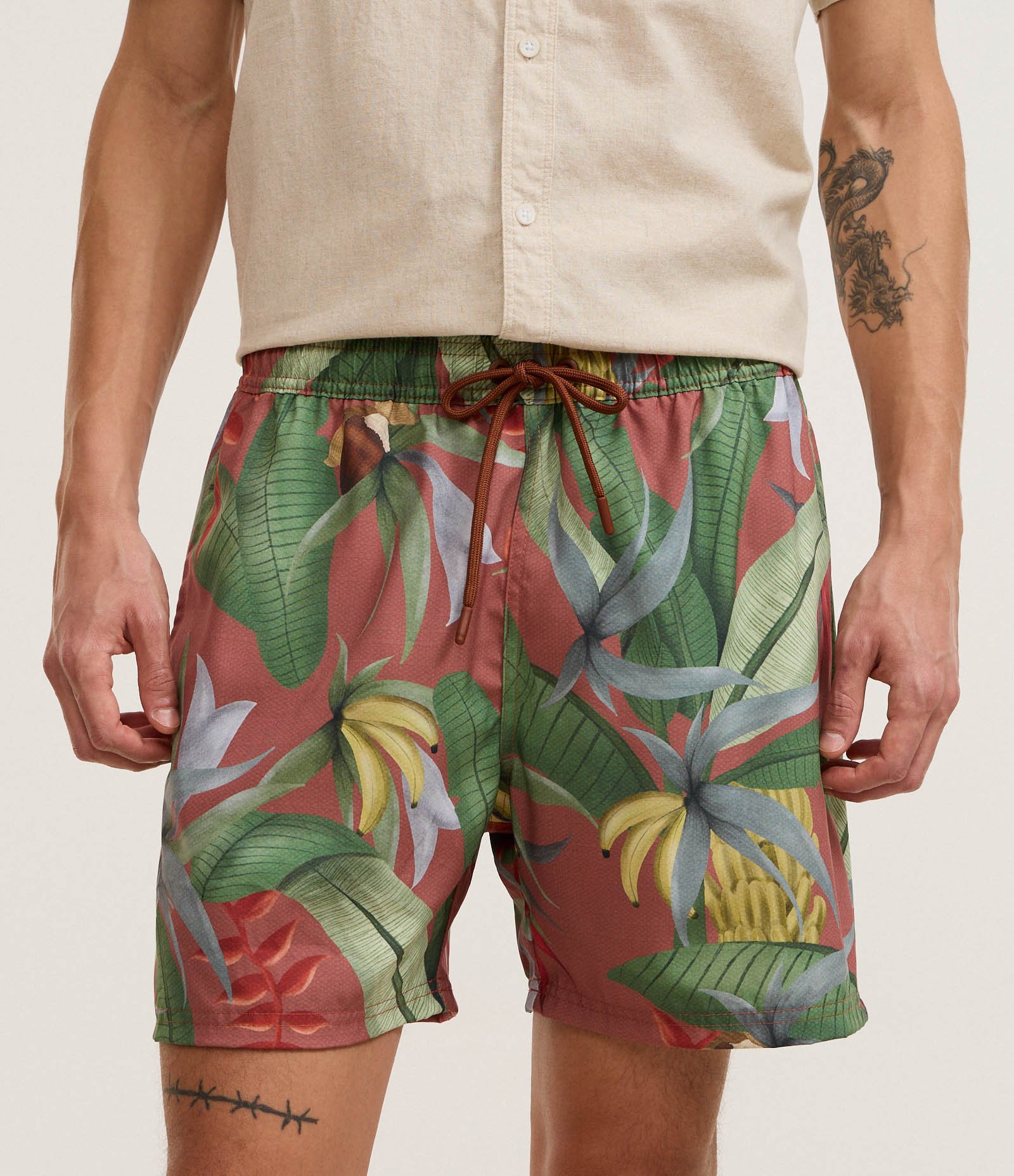 Bermuda de Banho em Microfibra com Estampa Folhagem com Banana Vermelho 2