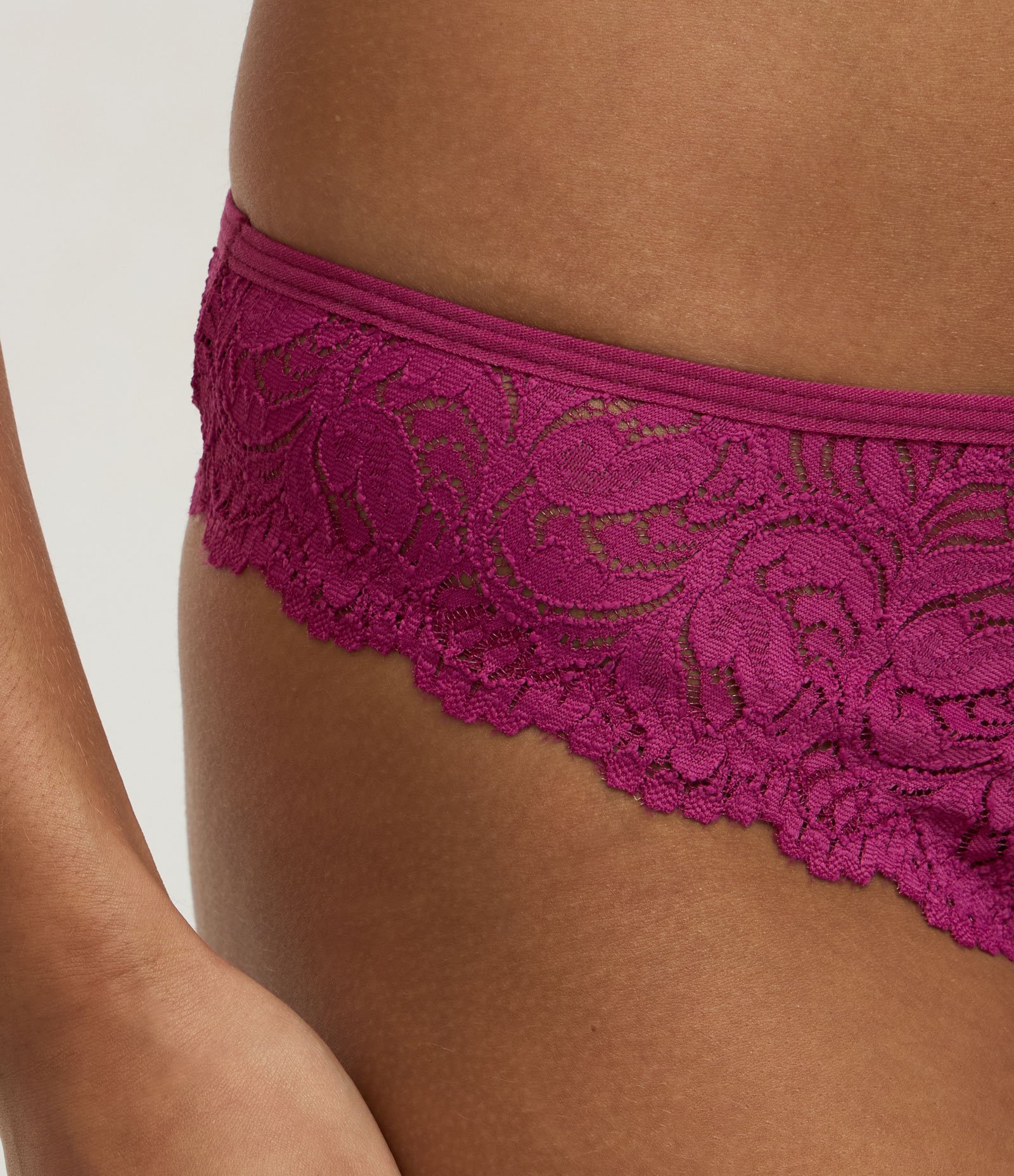 Kit 02 Calcinhas Biquíni em Renda Floral Multicores 4