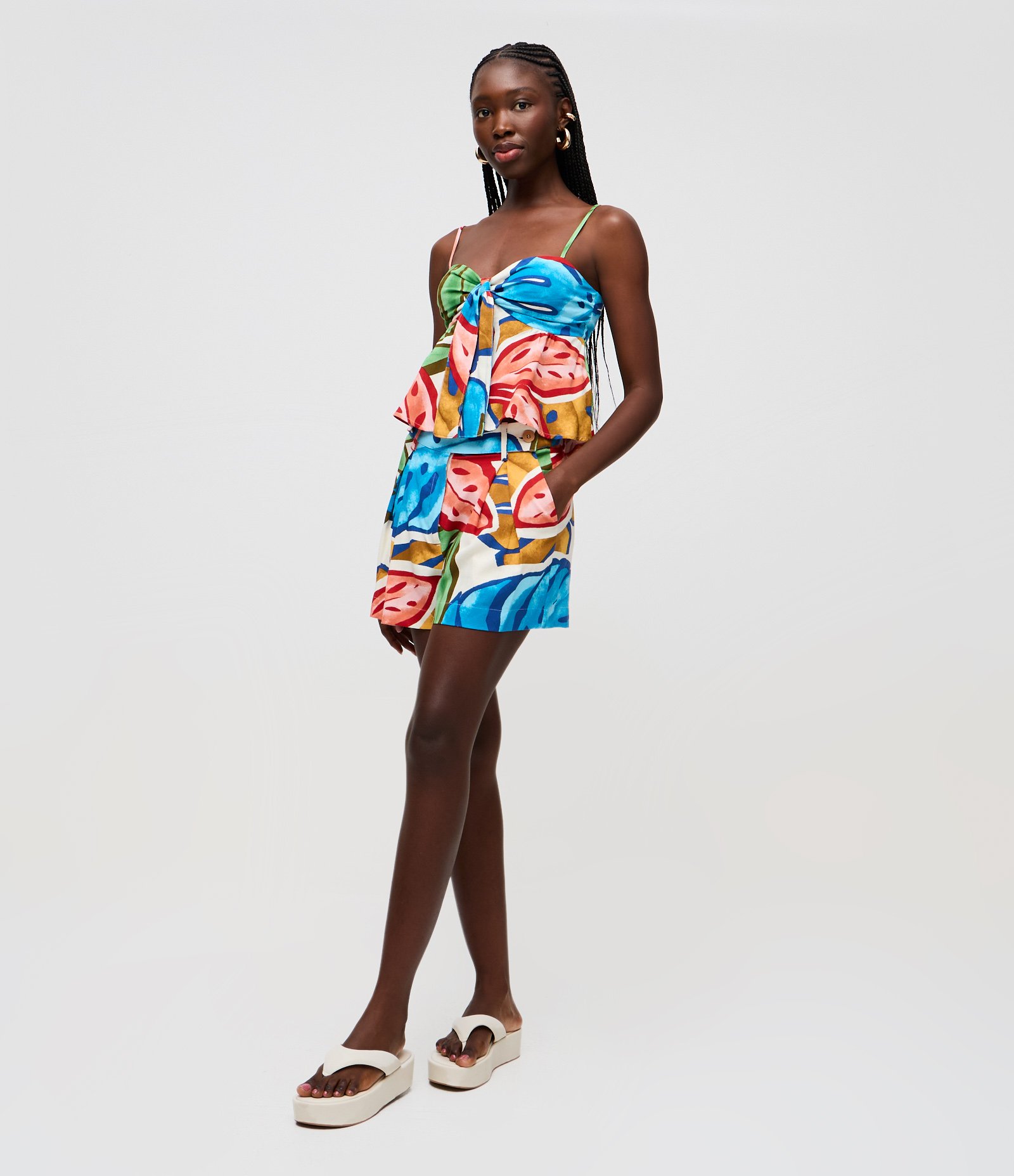 Short Estampado com Pregas e Cós Transpassado Multicores 1