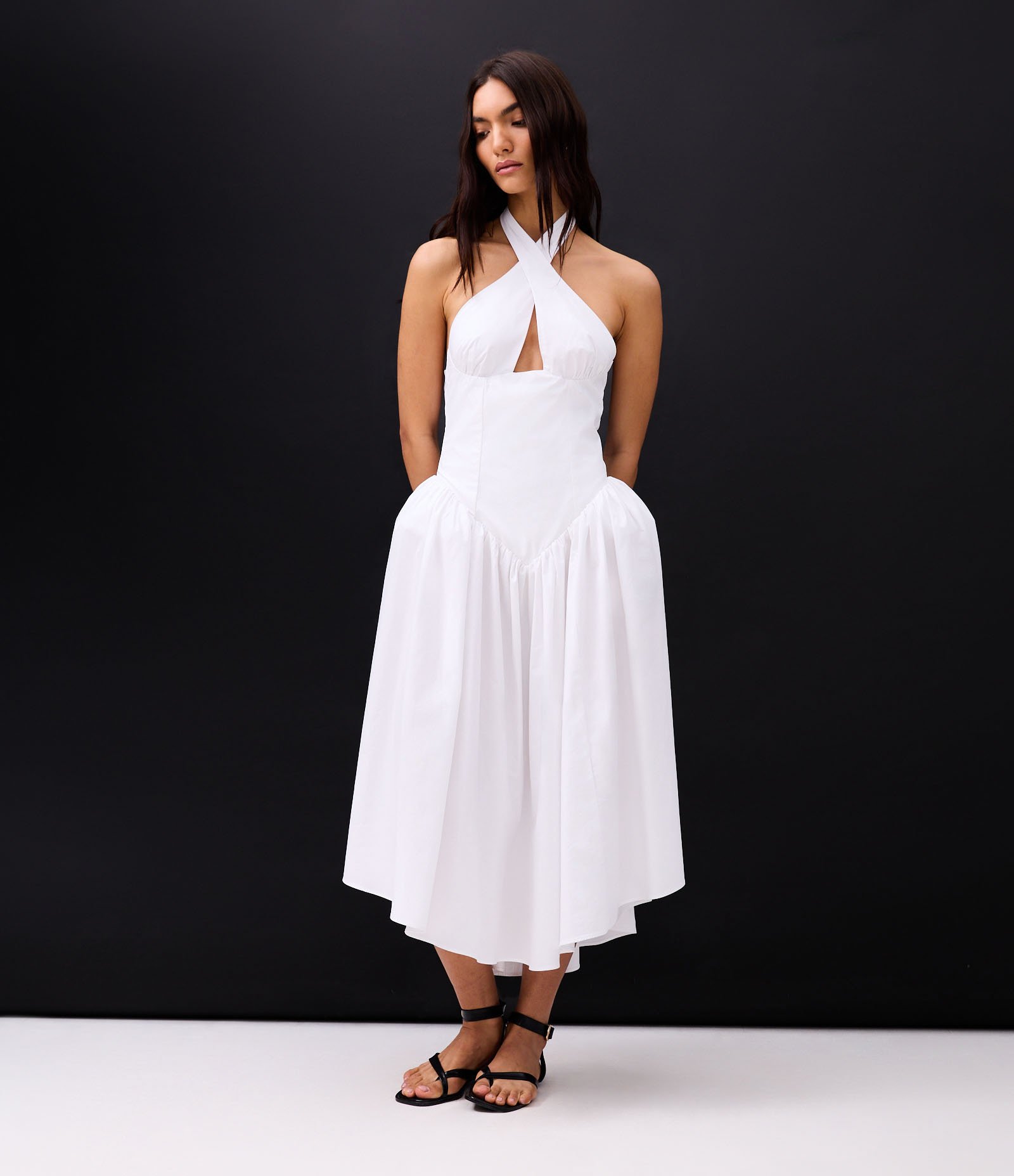 Vestido Evasê em Tricoline com Decote Cruzado e Saia Rodada Branco 4