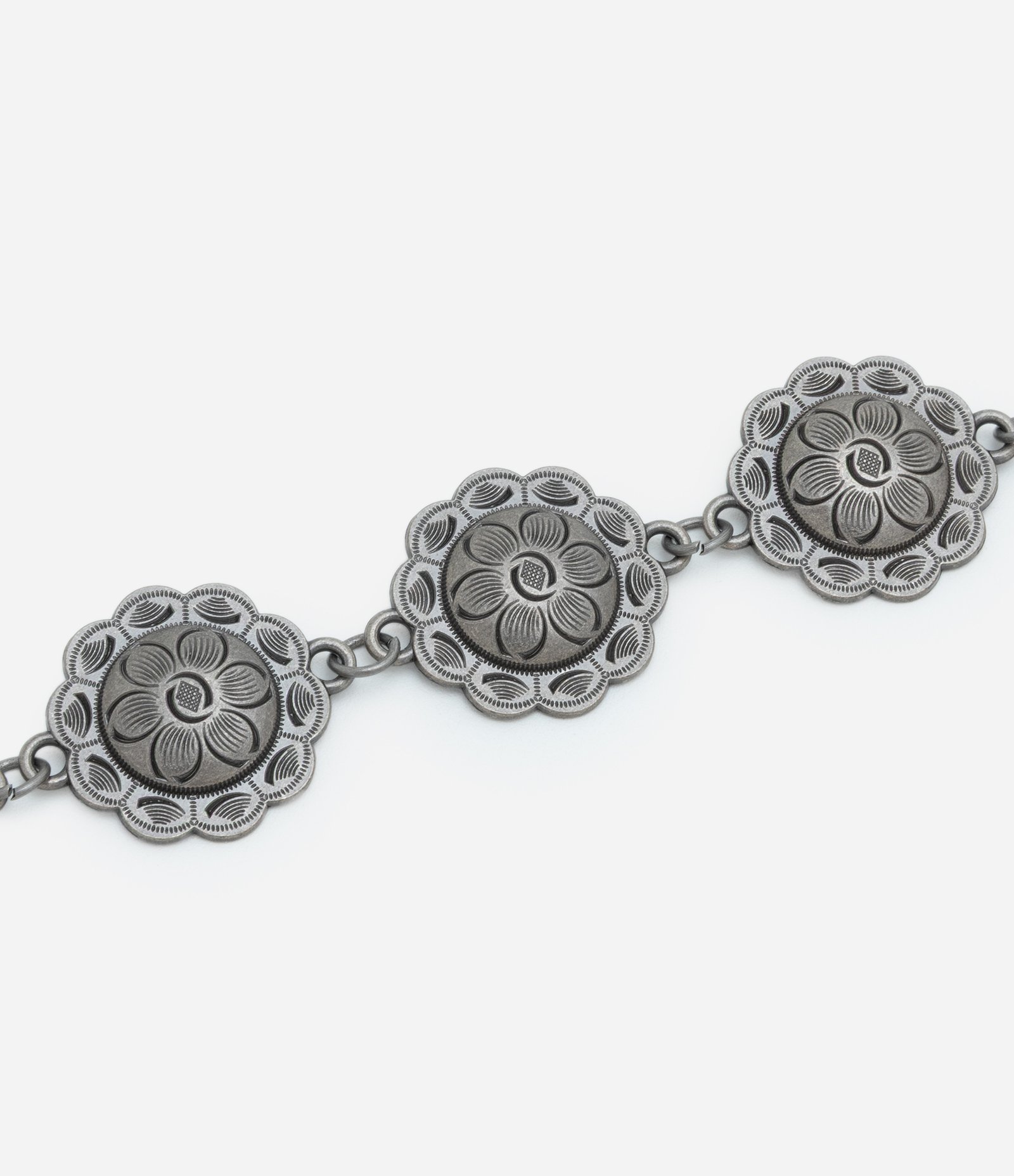 Cinto Médio em Corrente de Metal com Detalhes de Flores Prata 3