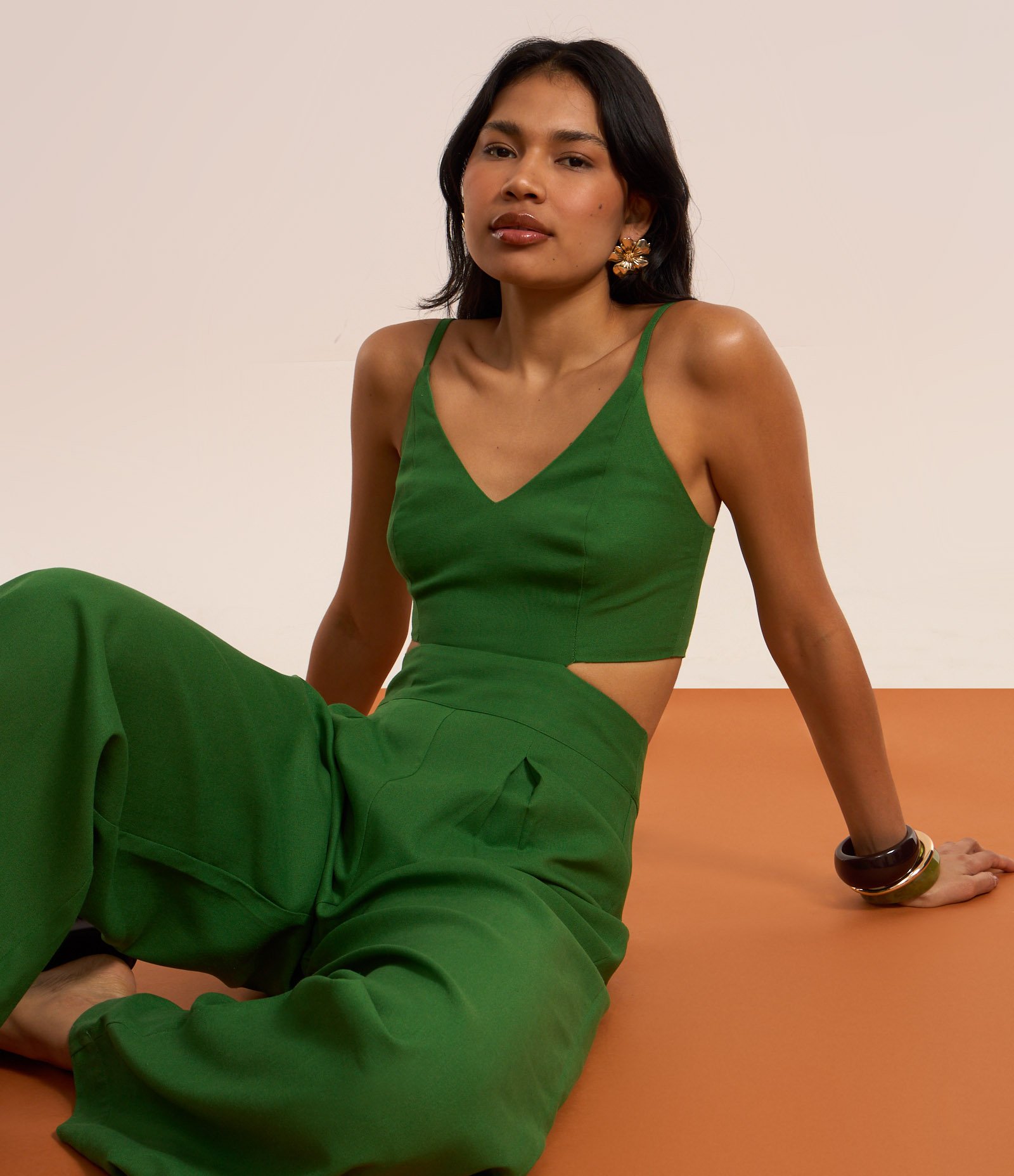 Macacão em Viscolinho com Decote em V Verde 4