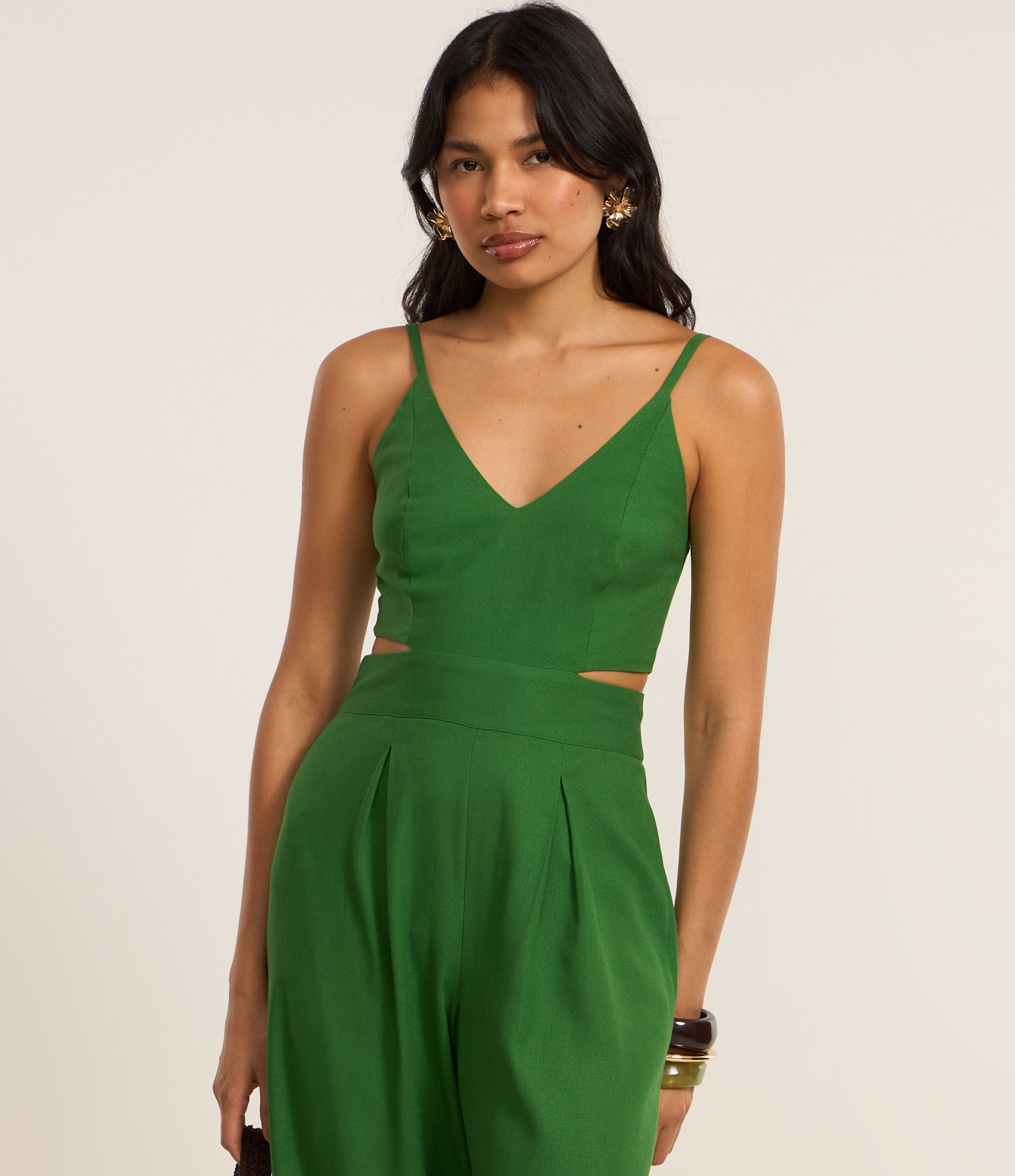 Macacão em Viscolinho com Decote em V Verde 2