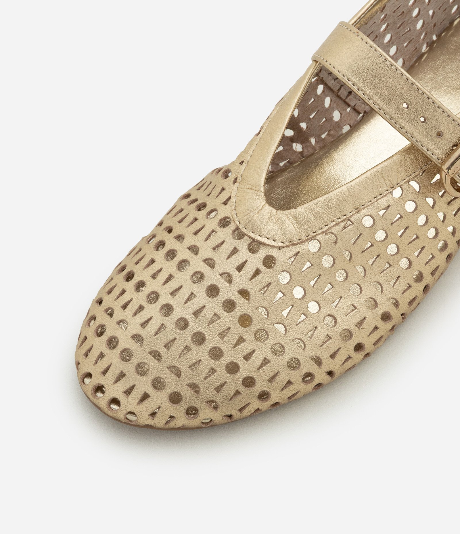 Sapatilha em Couro com Recortes e Tira Larga Dourado 3