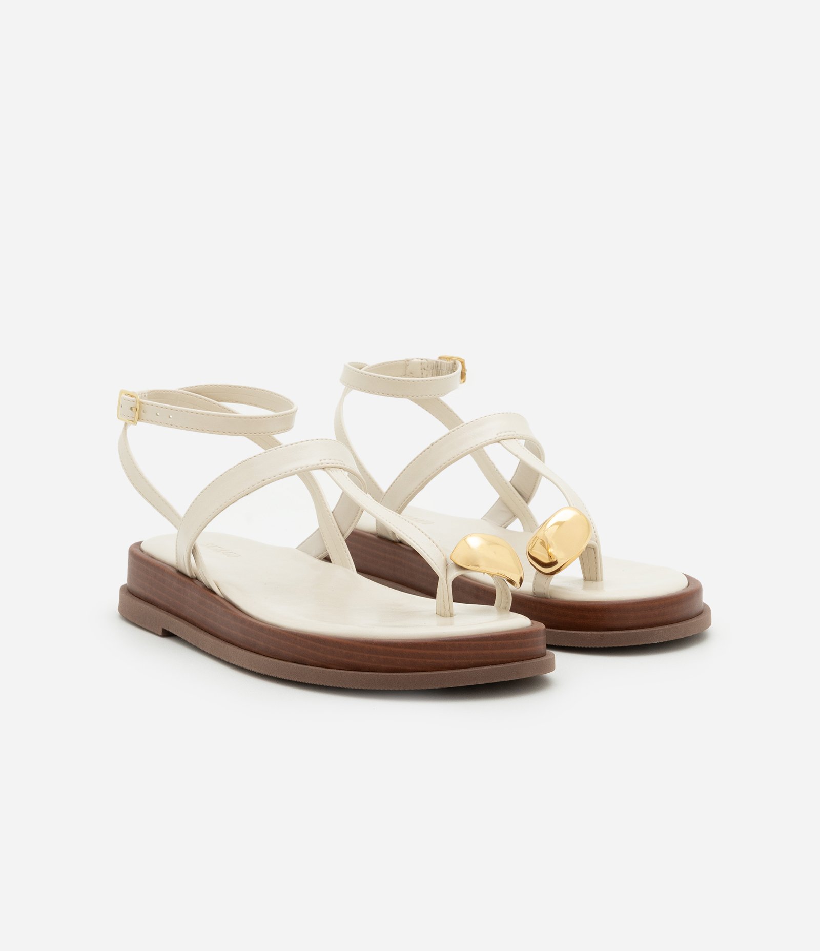 Sandália Rasteira Salomé com Detalhe Bold Off White 2