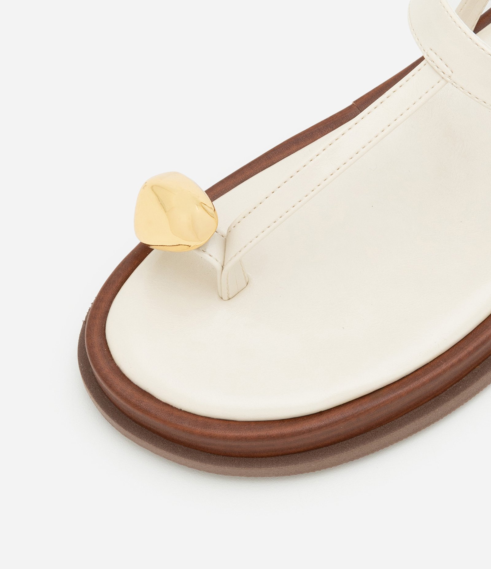 Sandália Rasteira Salomé com Detalhe Bold Off White 5