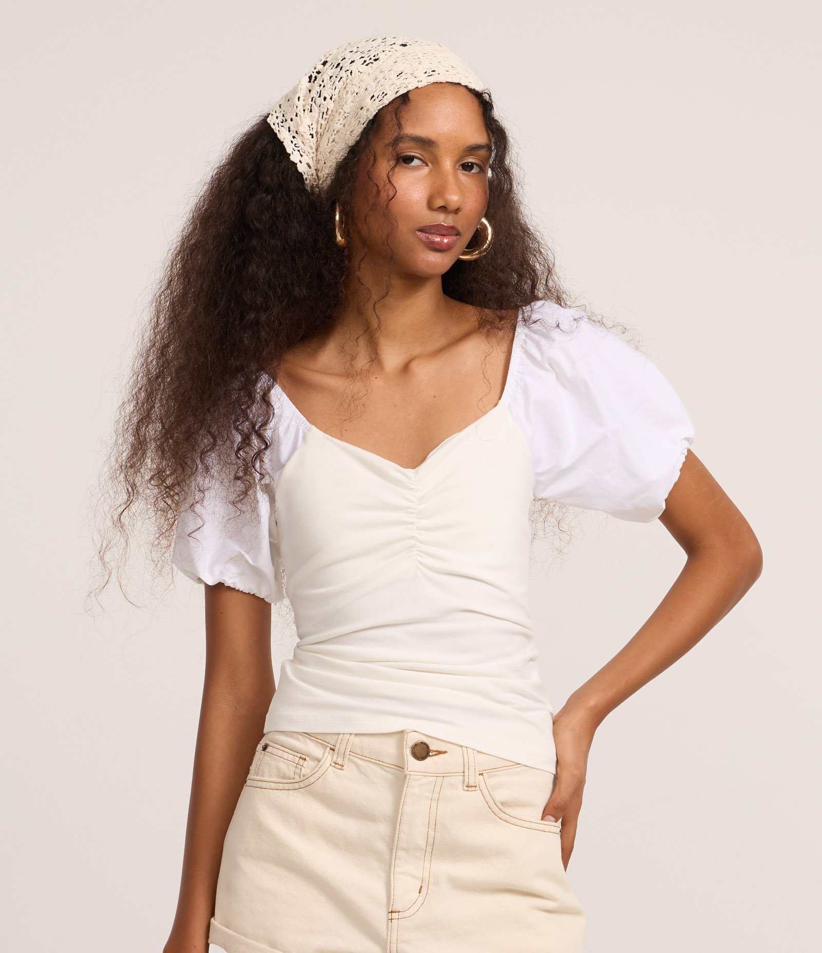 Blusa em Tricoline com Franzidinho no Busto Branco 1