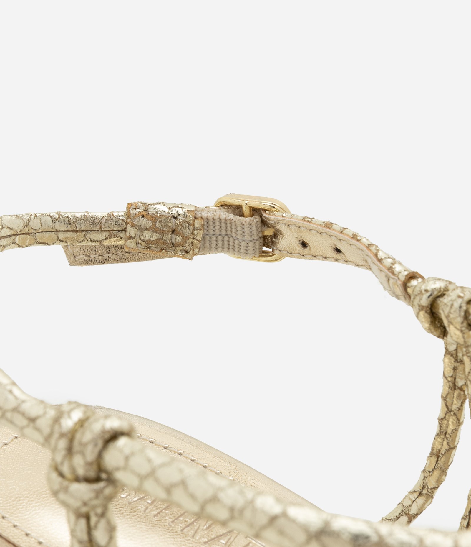 Sandália de Tiras com Textura Cobra e Salto Bloco Dourado 3