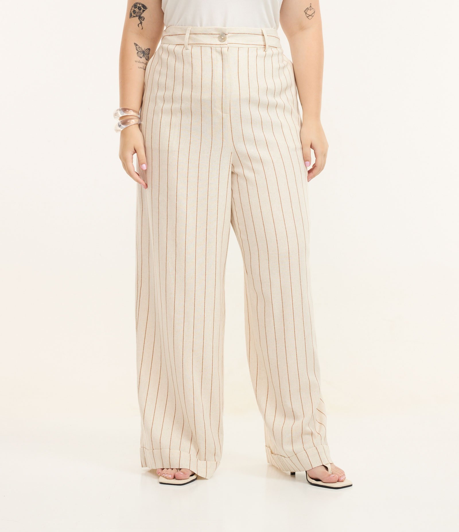 Calça Pantalona em Viscolinho Listrado Curve & Plus Size Off White 2