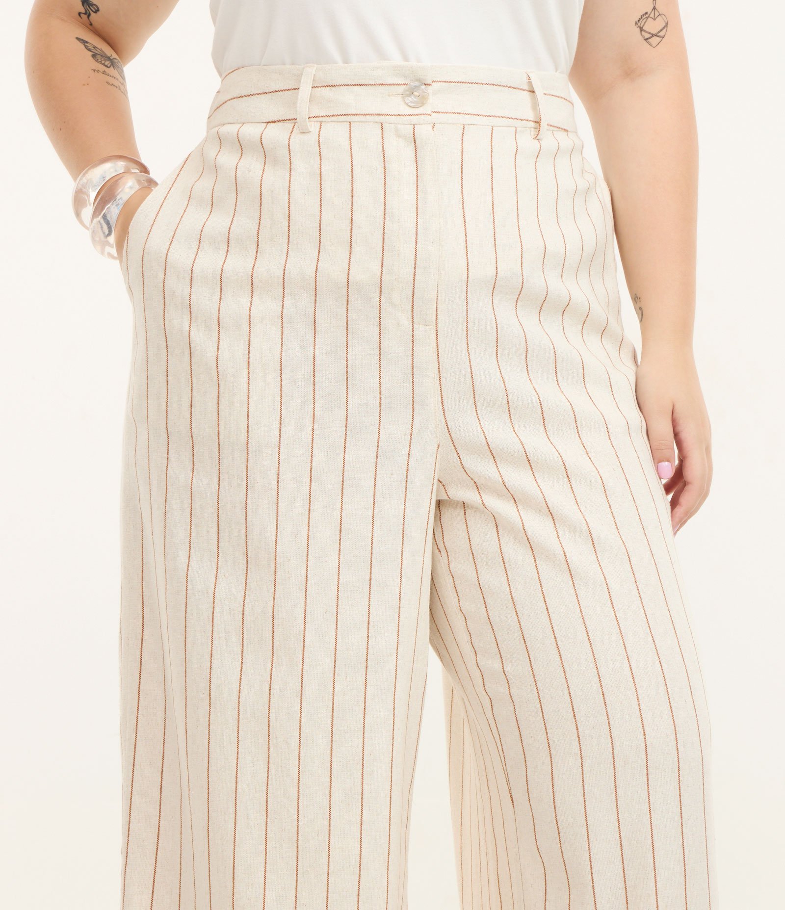Calça Pantalona em Viscolinho Listrado Curve & Plus Size Off White 3