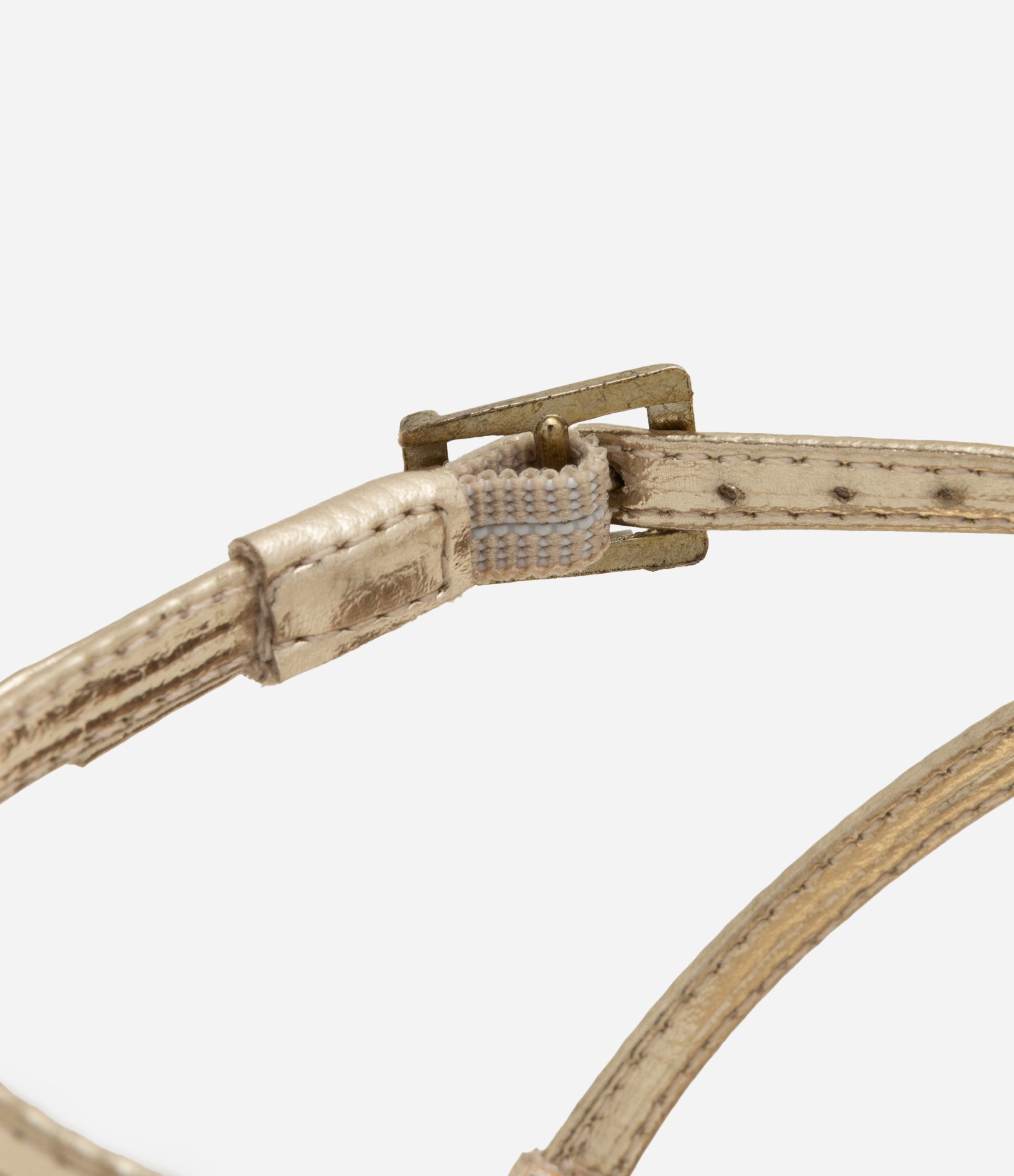 Sapato Scarpin com Tira Cruzada e Salto Fino Dourado 4