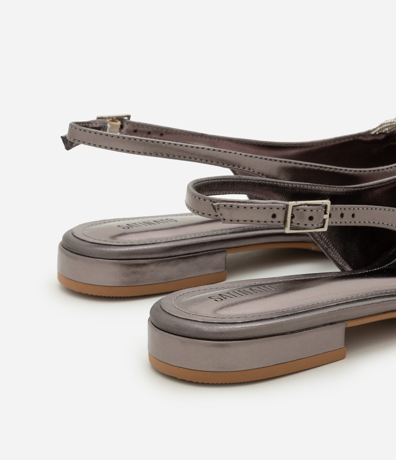 Sapatilha Slingback com Nó de Strass Prata 4