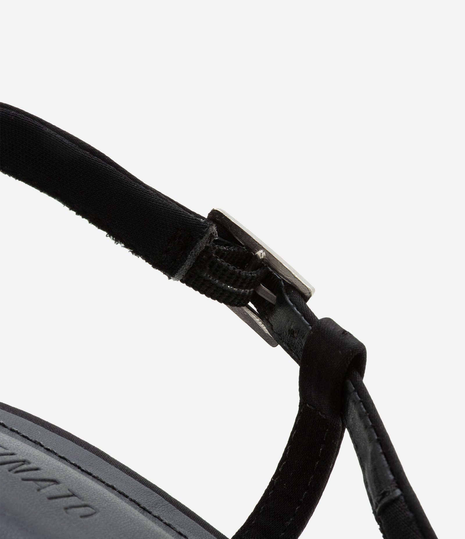 Sapato Scarpin Slingback com Abertura Lateral Preto 5