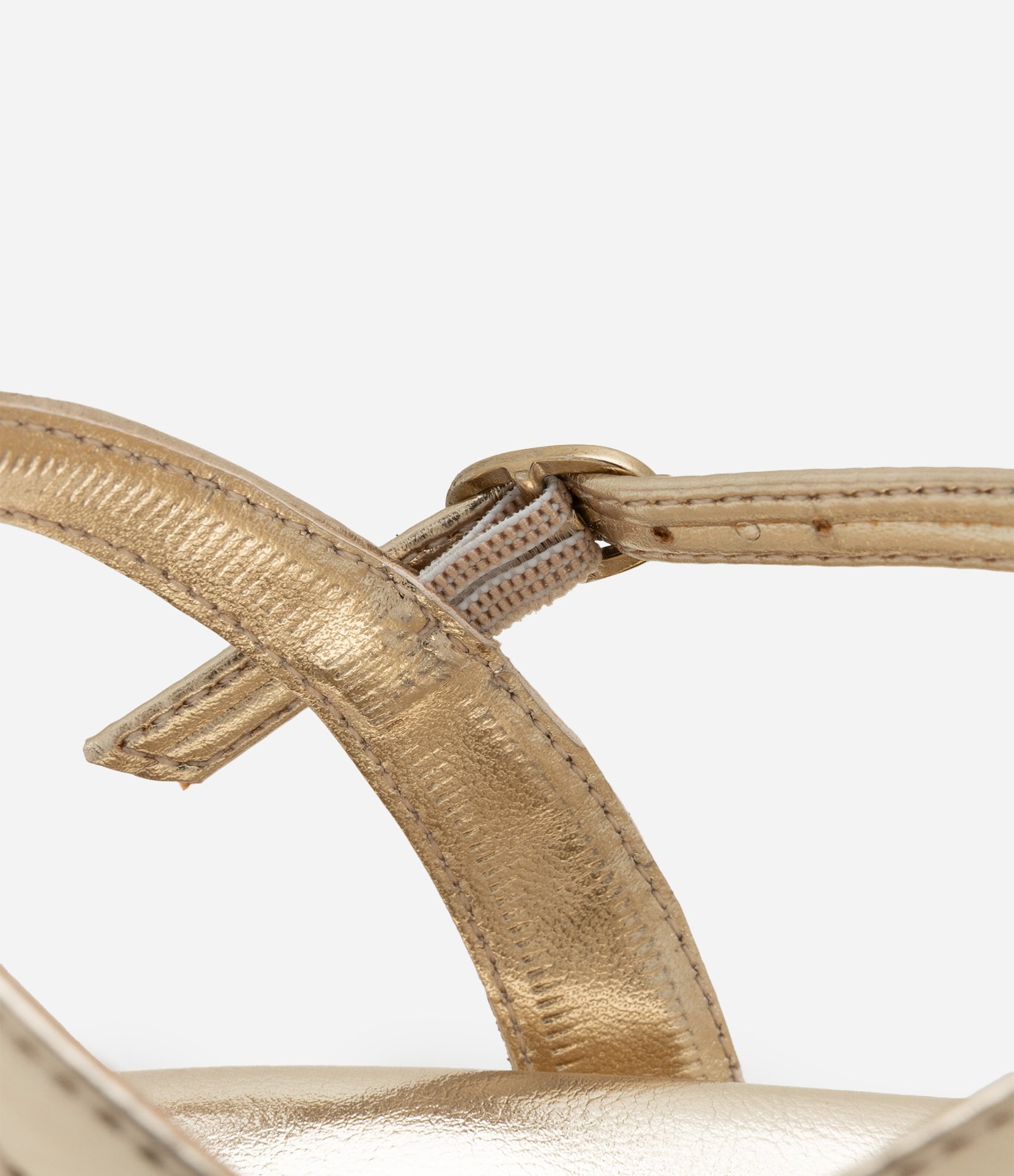 Sandália Rasteira com Tiras Finas com Lacinhos Aplicados Dourado 6