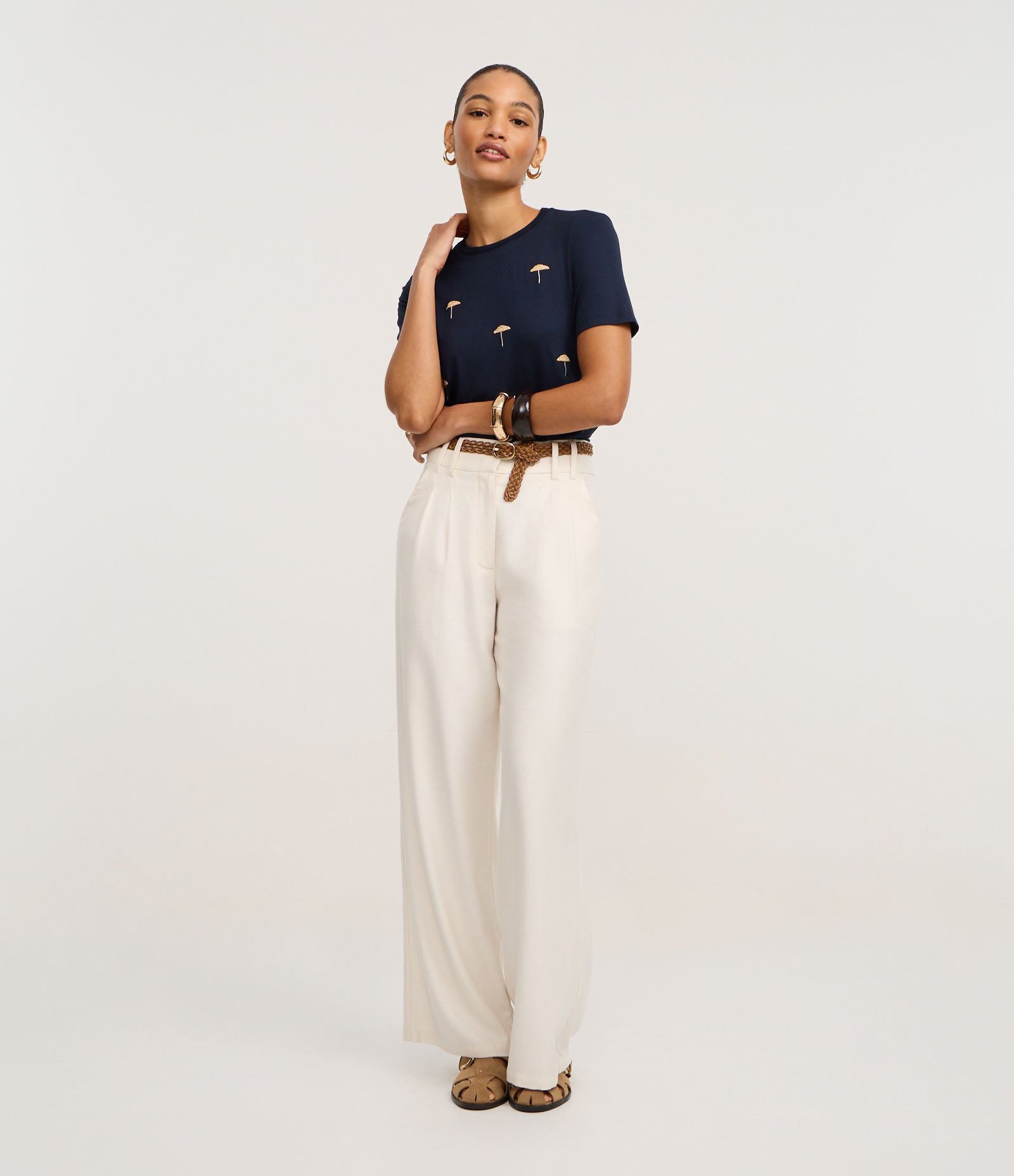 Blusa Slim em Viscolycra com Bordado de Guarda Sol Azul Marinho 2