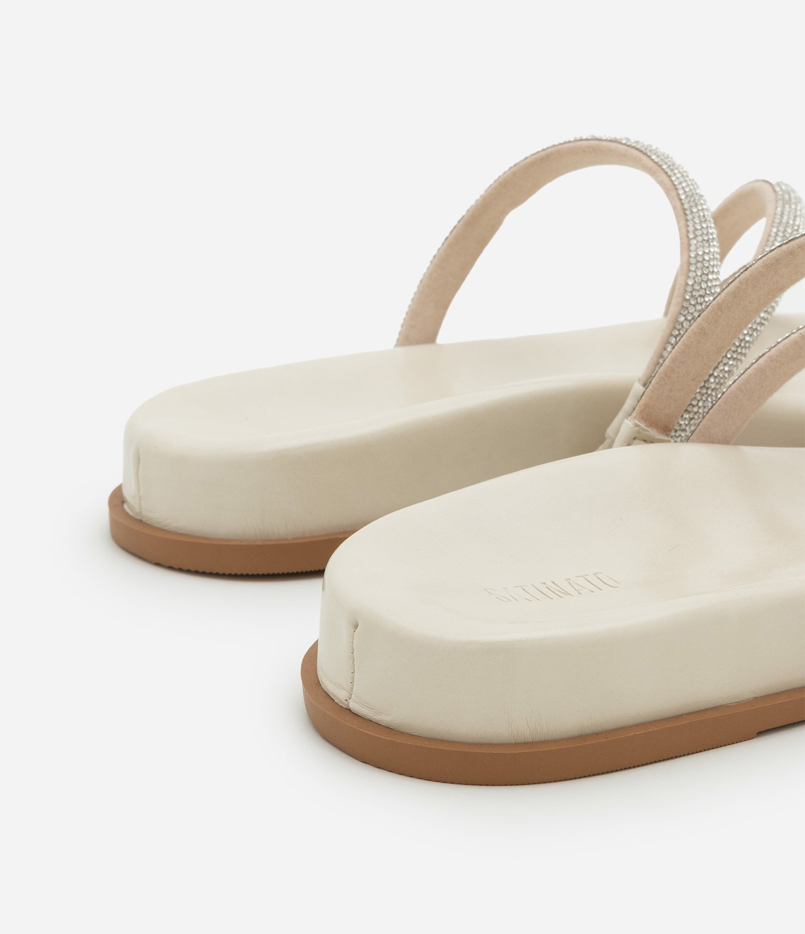 Sandália Rasteira Mule com Alças Brilhosas Off White 4