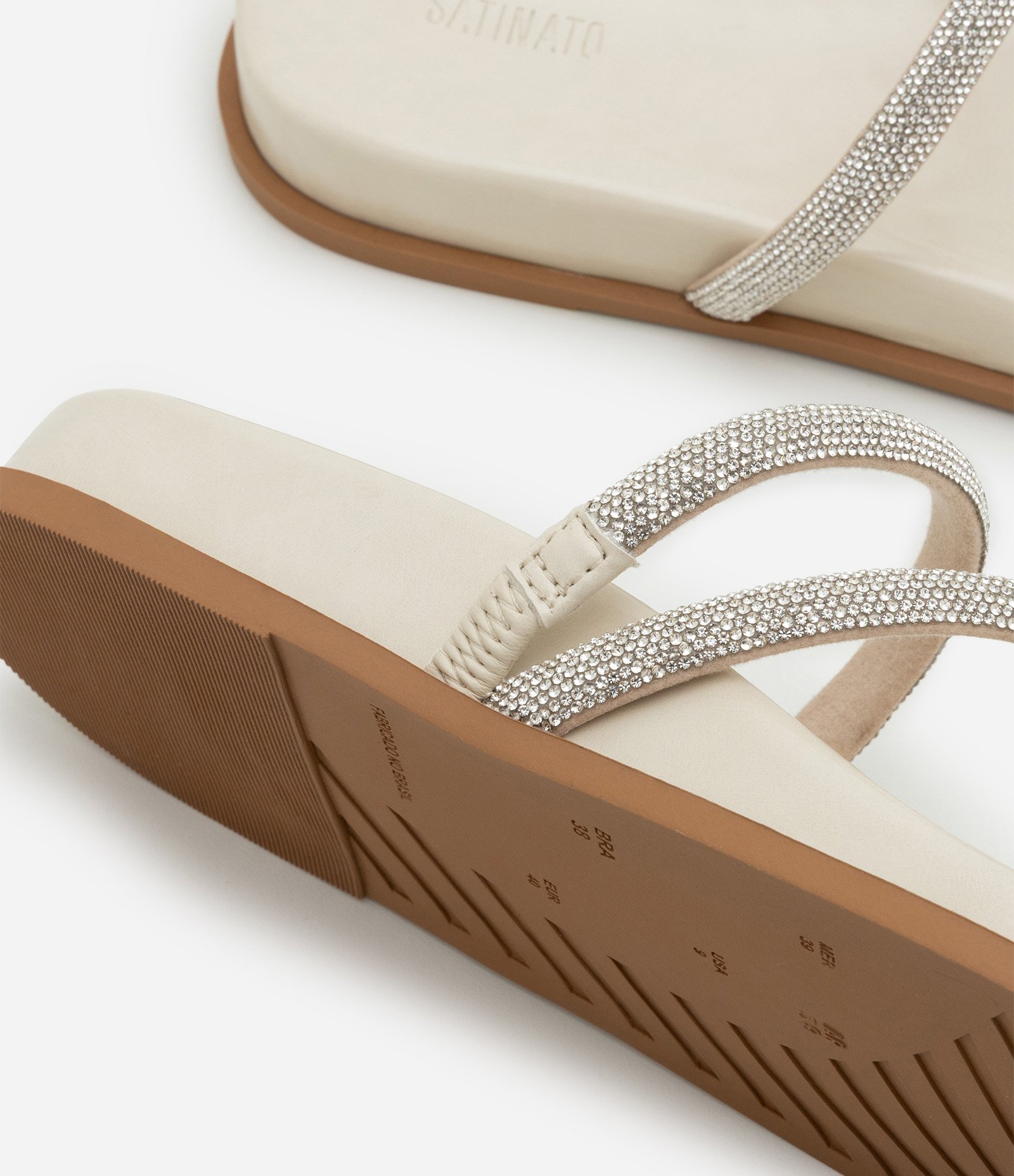 Sandália Rasteira Mule com Alças Brilhosas Off White 5