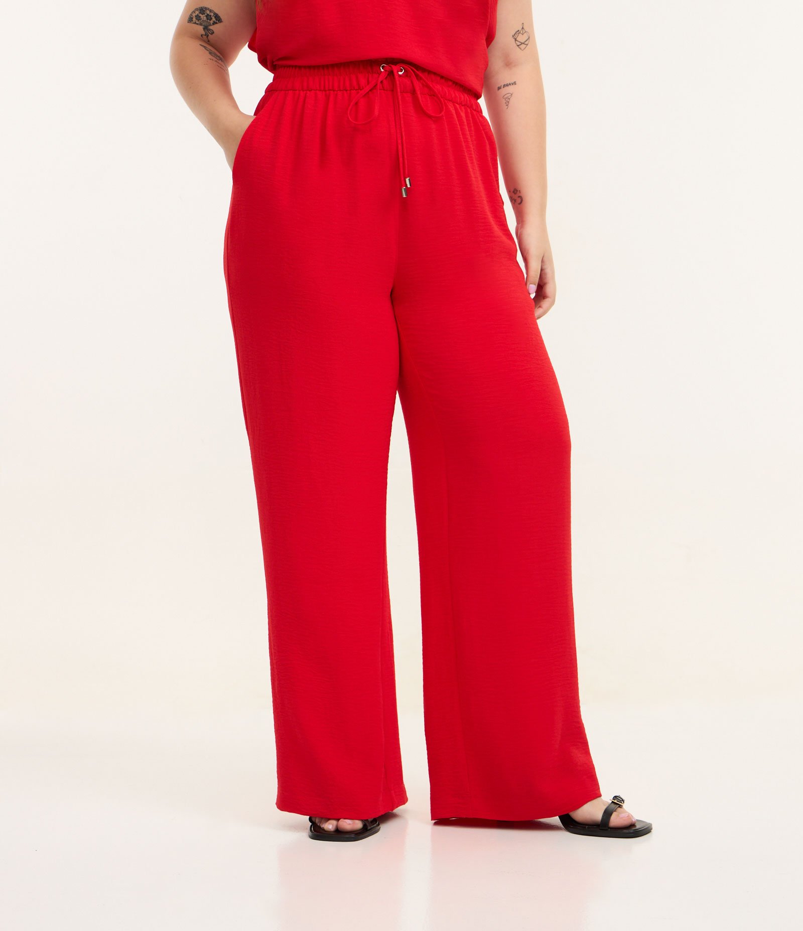 Calça Pantalona em Crepe com Cós Elástico Curve & Plus Size Vermelho 2