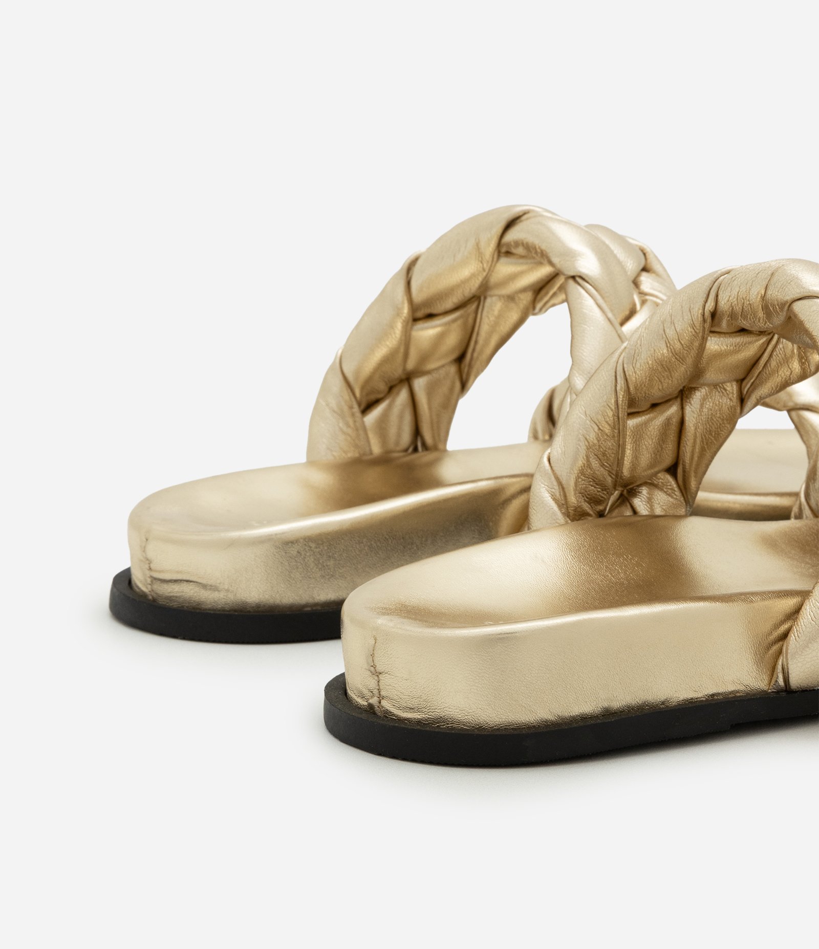 Sandália Rasteira Puffer com Tiras Trançadas Dourado 4