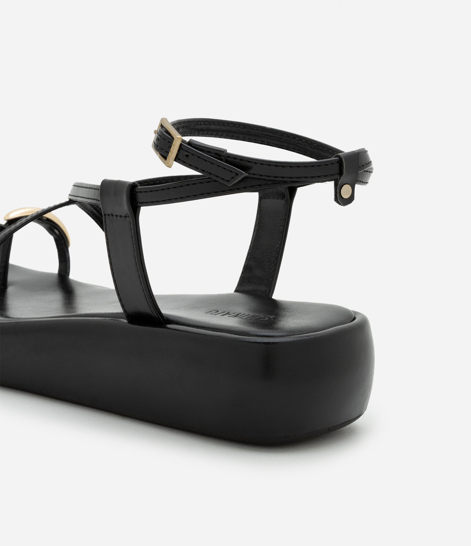 Sandália Rasteira Flatform em PU com Dedal de Metal Preto 4