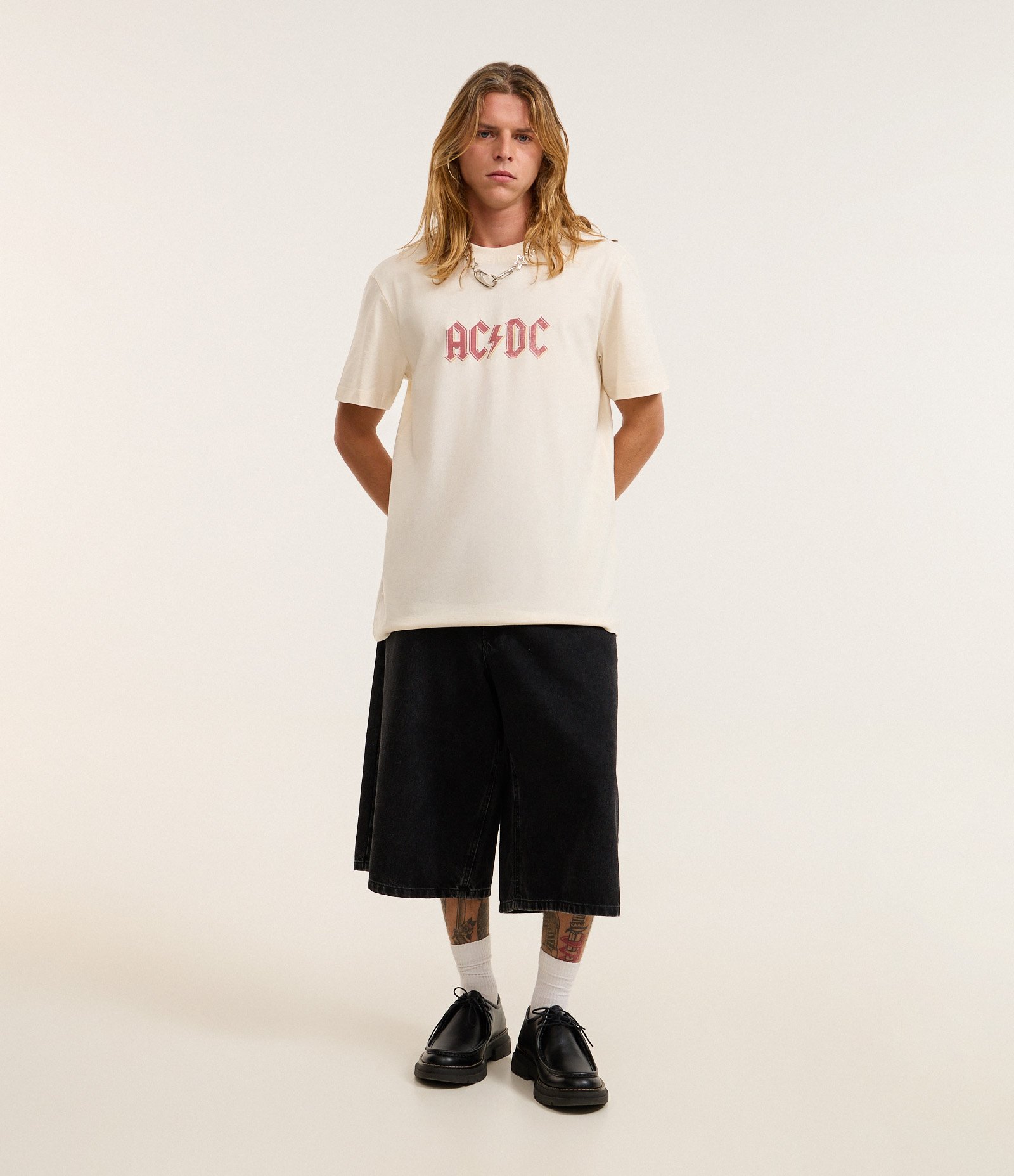 Camiseta Comfort em Algodão com Estampa AC/DC Cinza 3