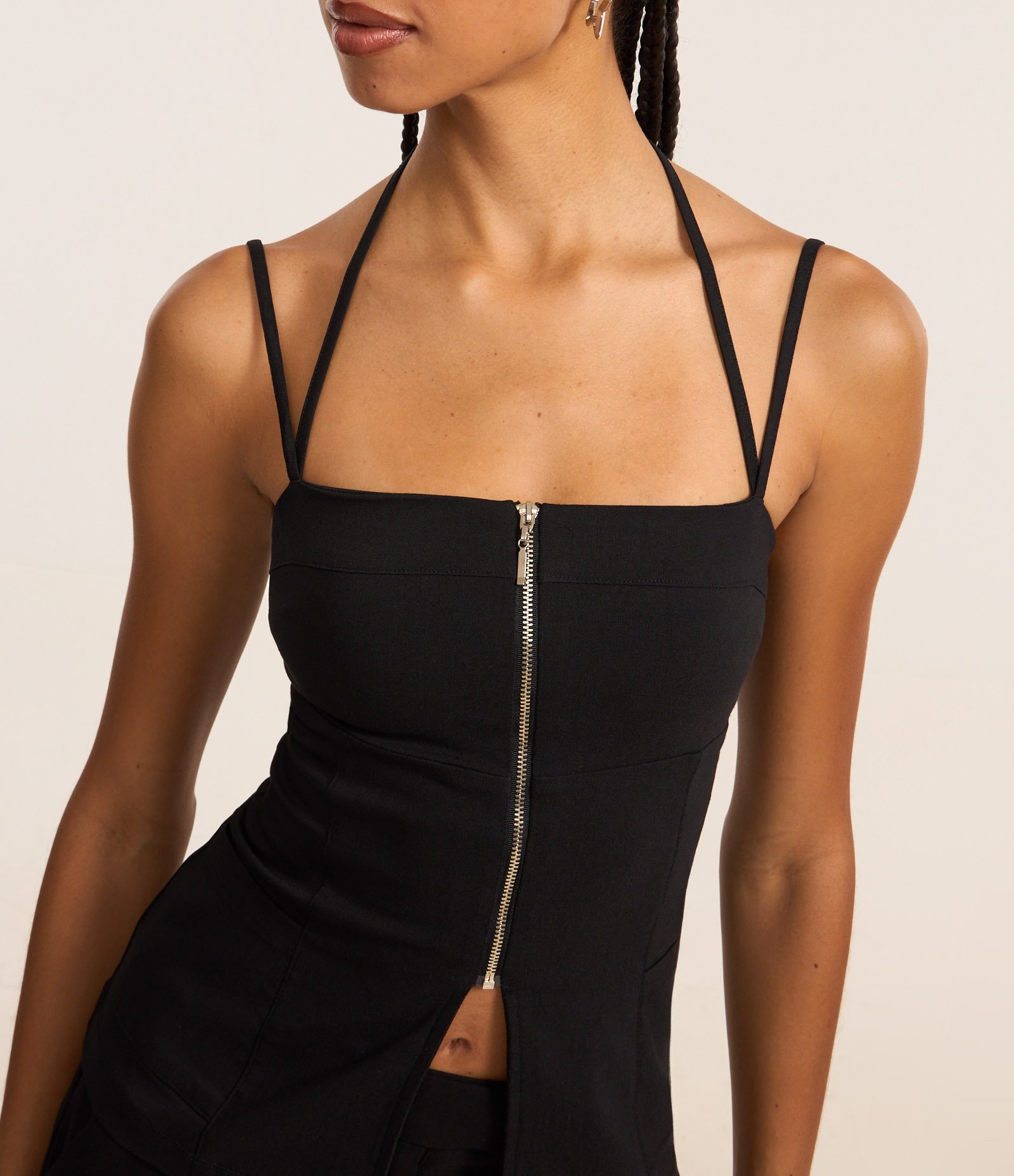 Blusa em Bengaline com Zíper Frontal e Alcinhas Preto 3