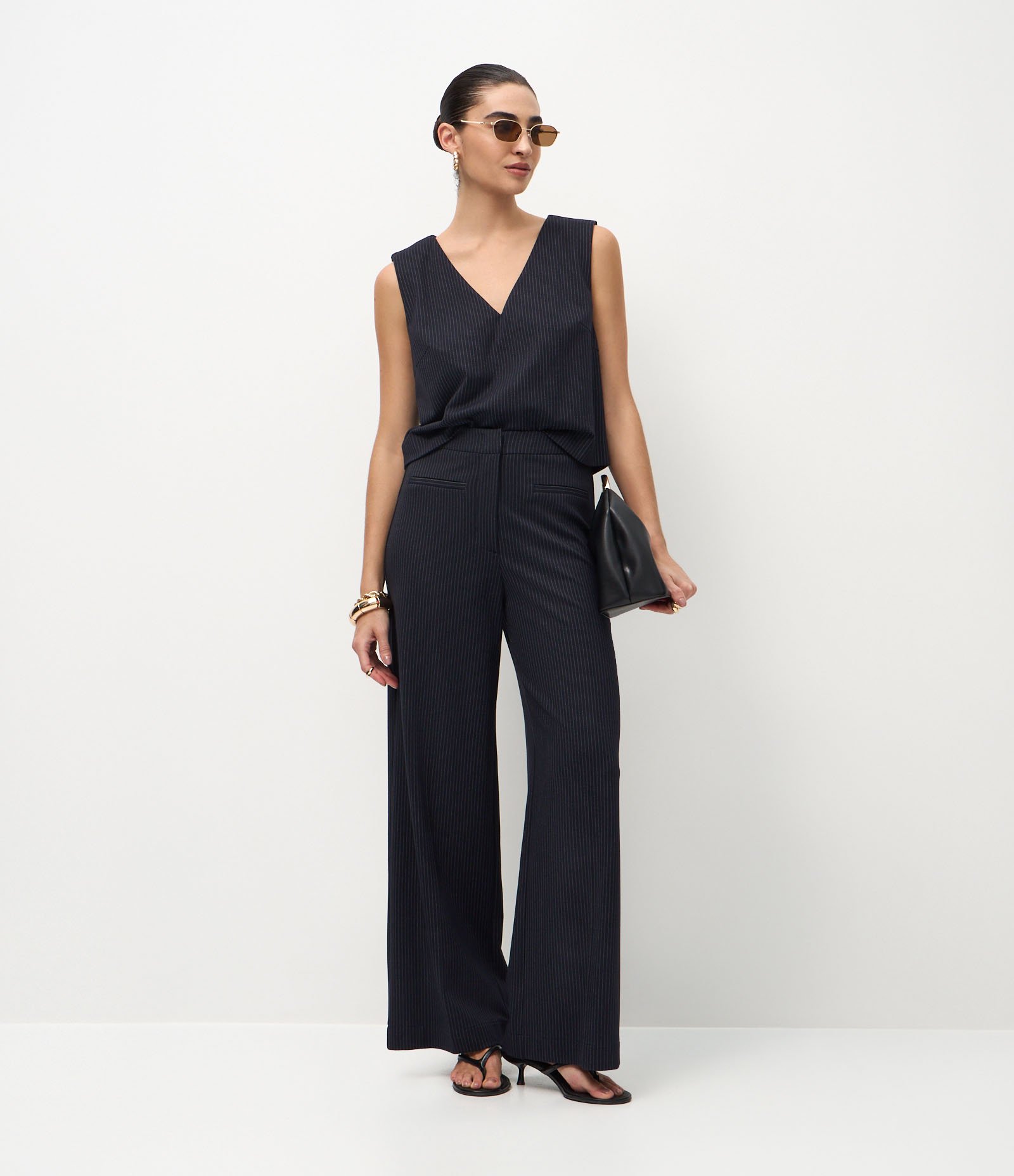 Blusa Curta em Ponto Roma com Ombreiras Azul 2