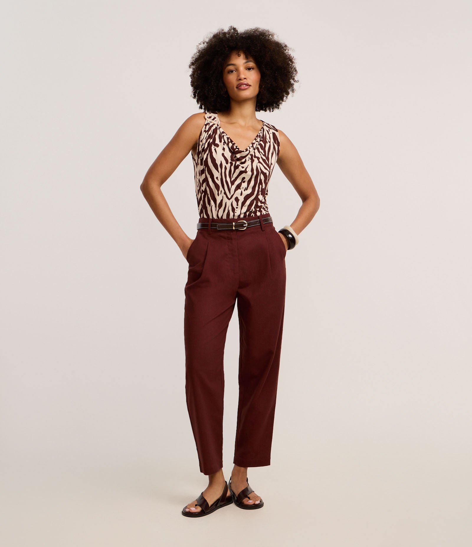 Blusa em Viscolycra com Decote Degagê e Estampa Zebra Marrom/Off White 2