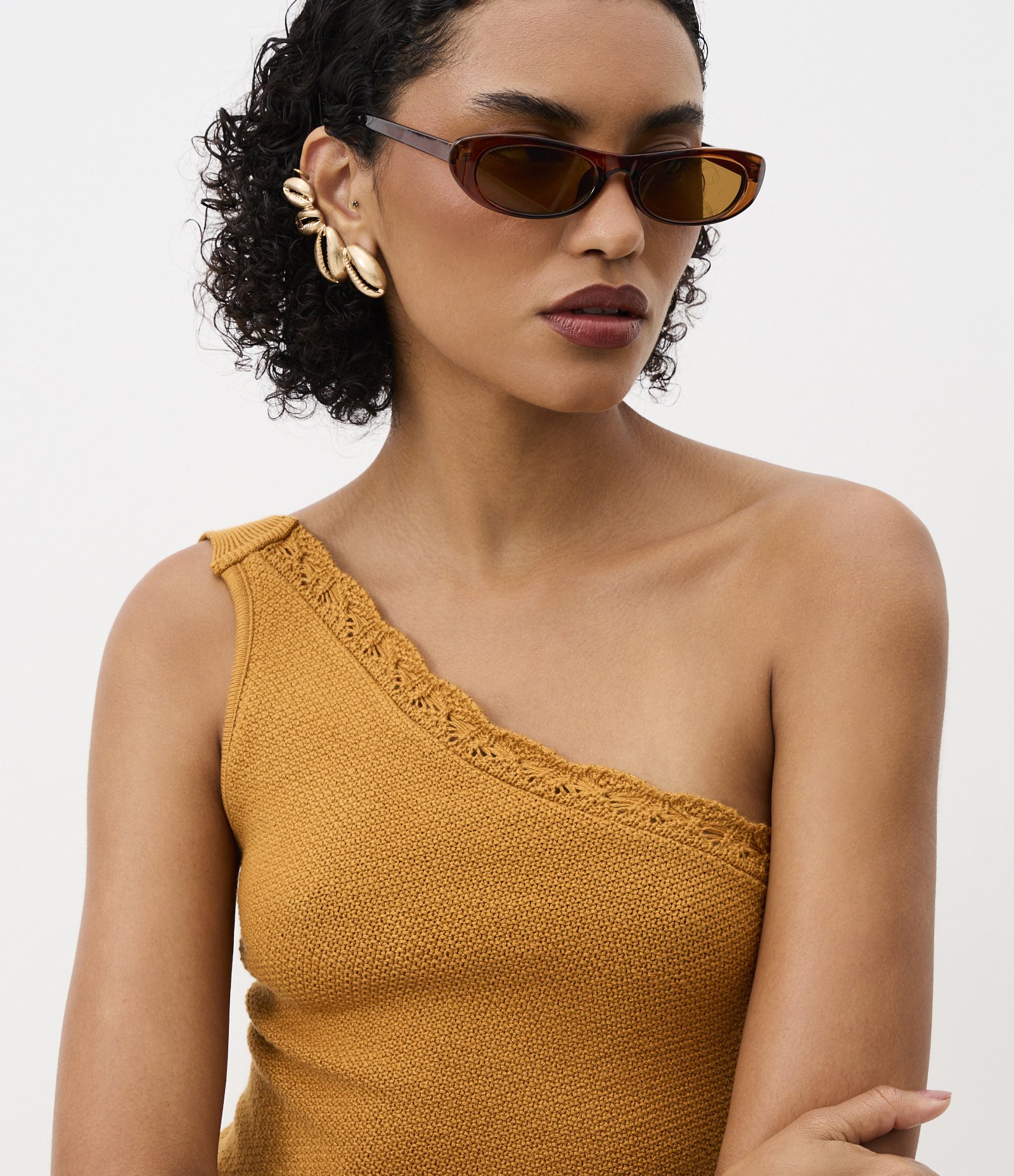 Blusa Ombro Só em Tricô com e Renda de Efeito Crochê Amarelo 5