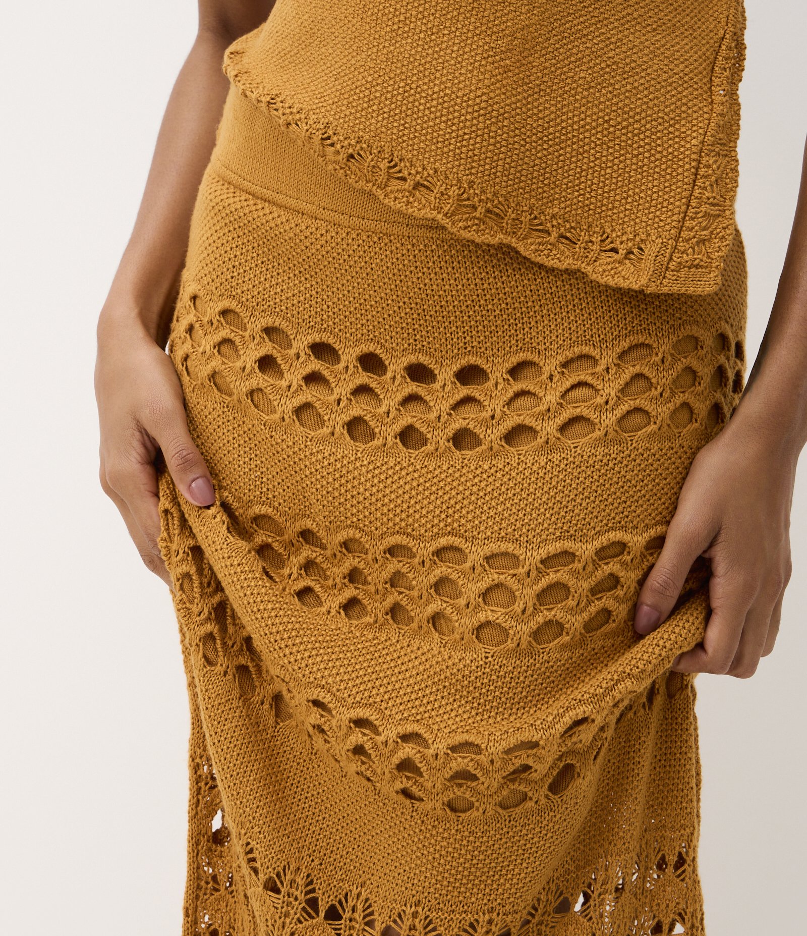 Saia Midi em Tricô com Ponto Vazado e Franjas Amarelo 6