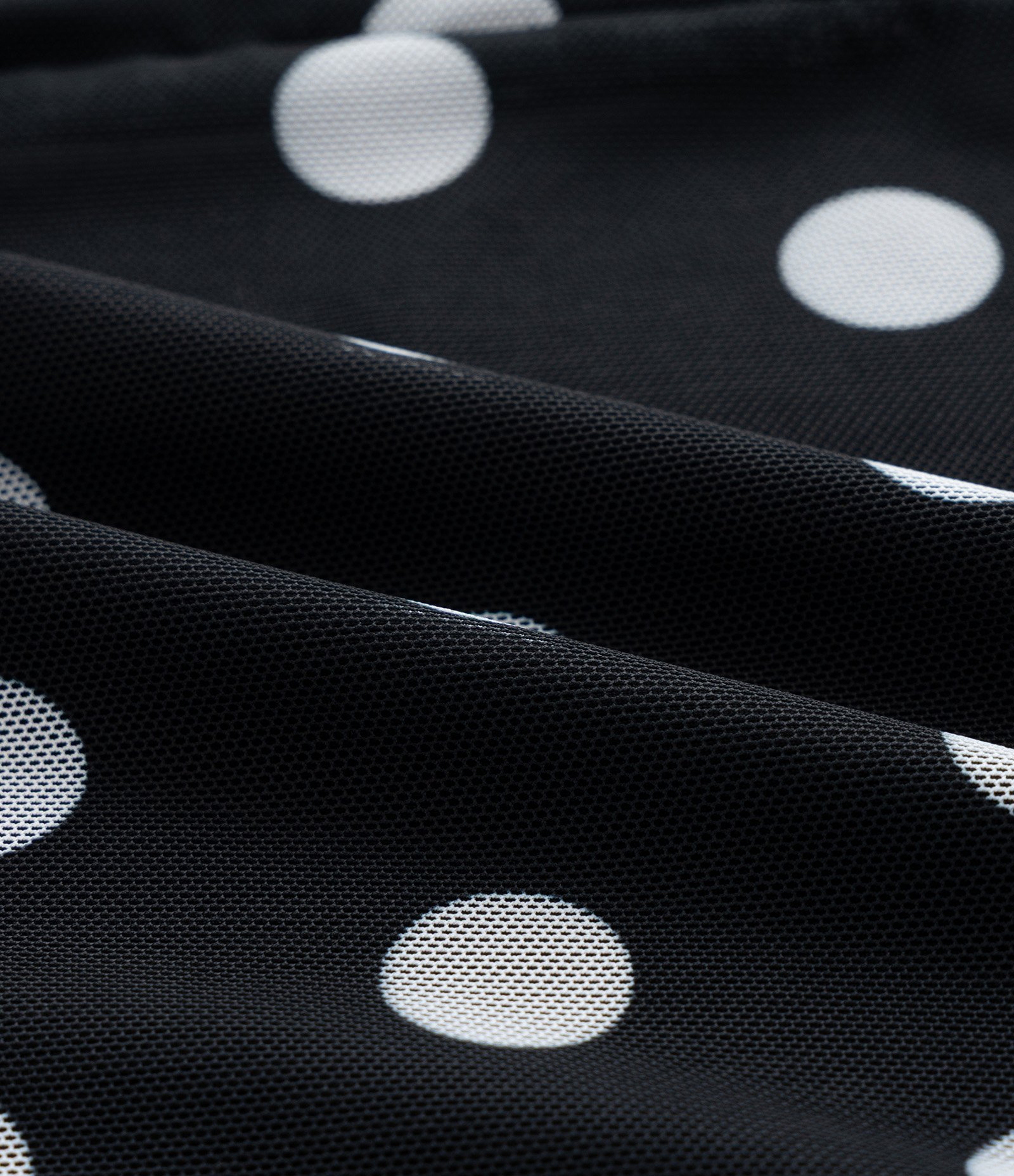 Vestido Alcinha em Tule com Estampa Poá Curve & Plus Size Preto 7