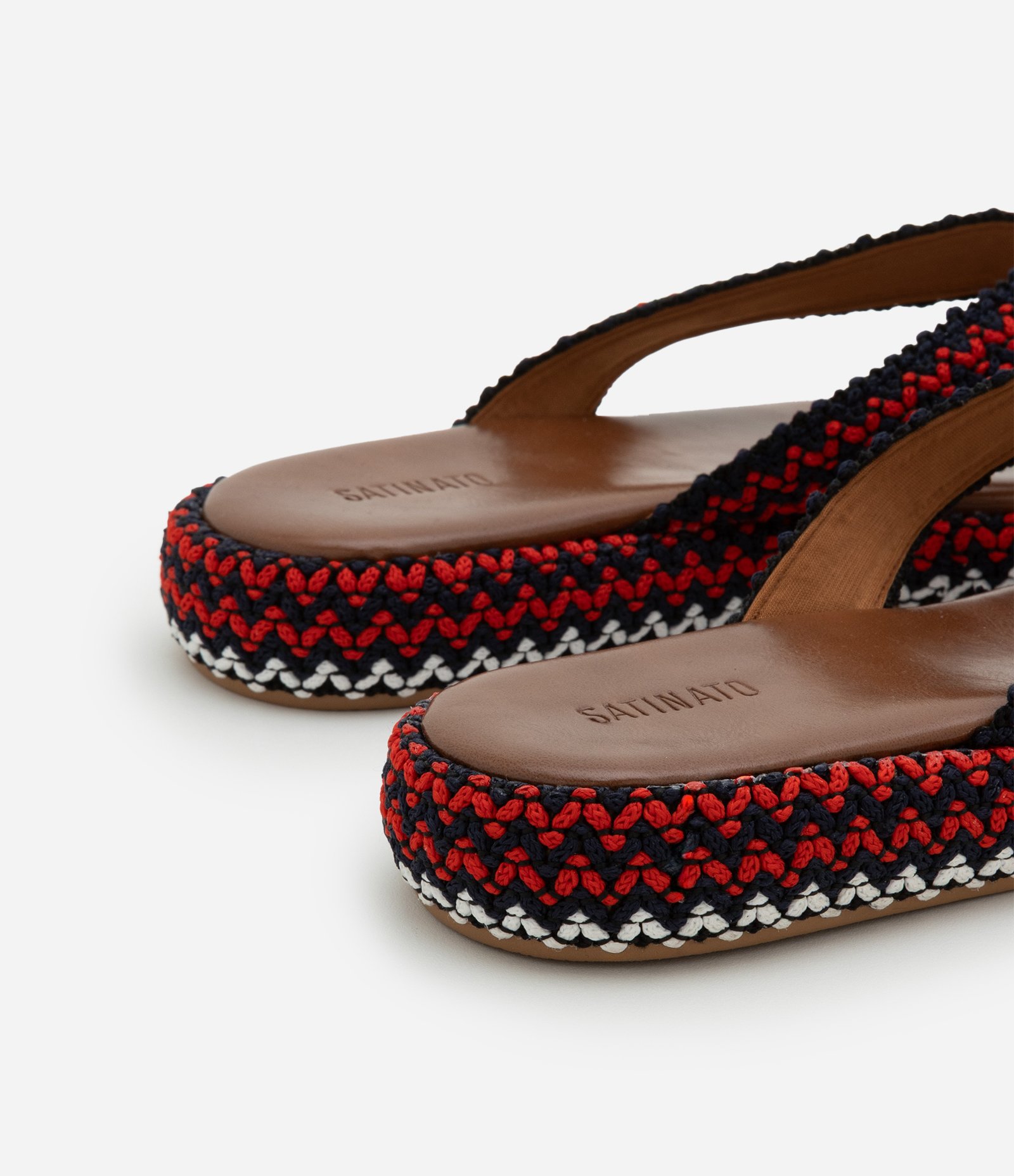 Chinelo Rasteira de Dedo com Detalhes Trançados Marrom 4