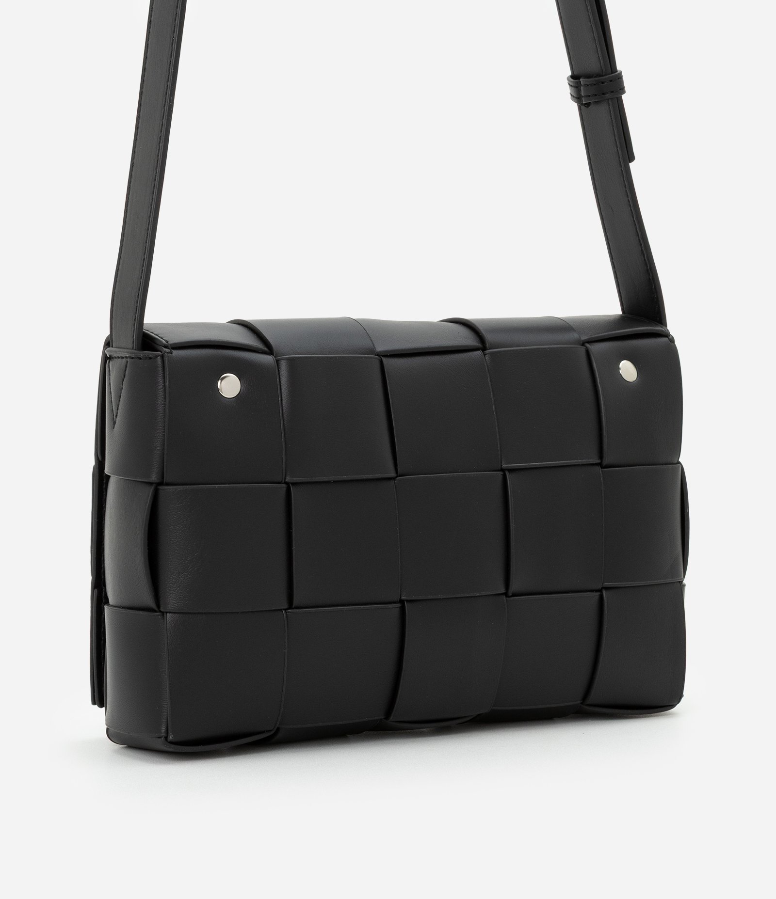 Bolsa Shoulder Bag Transversal em PU com Textura Tressê Preto 4