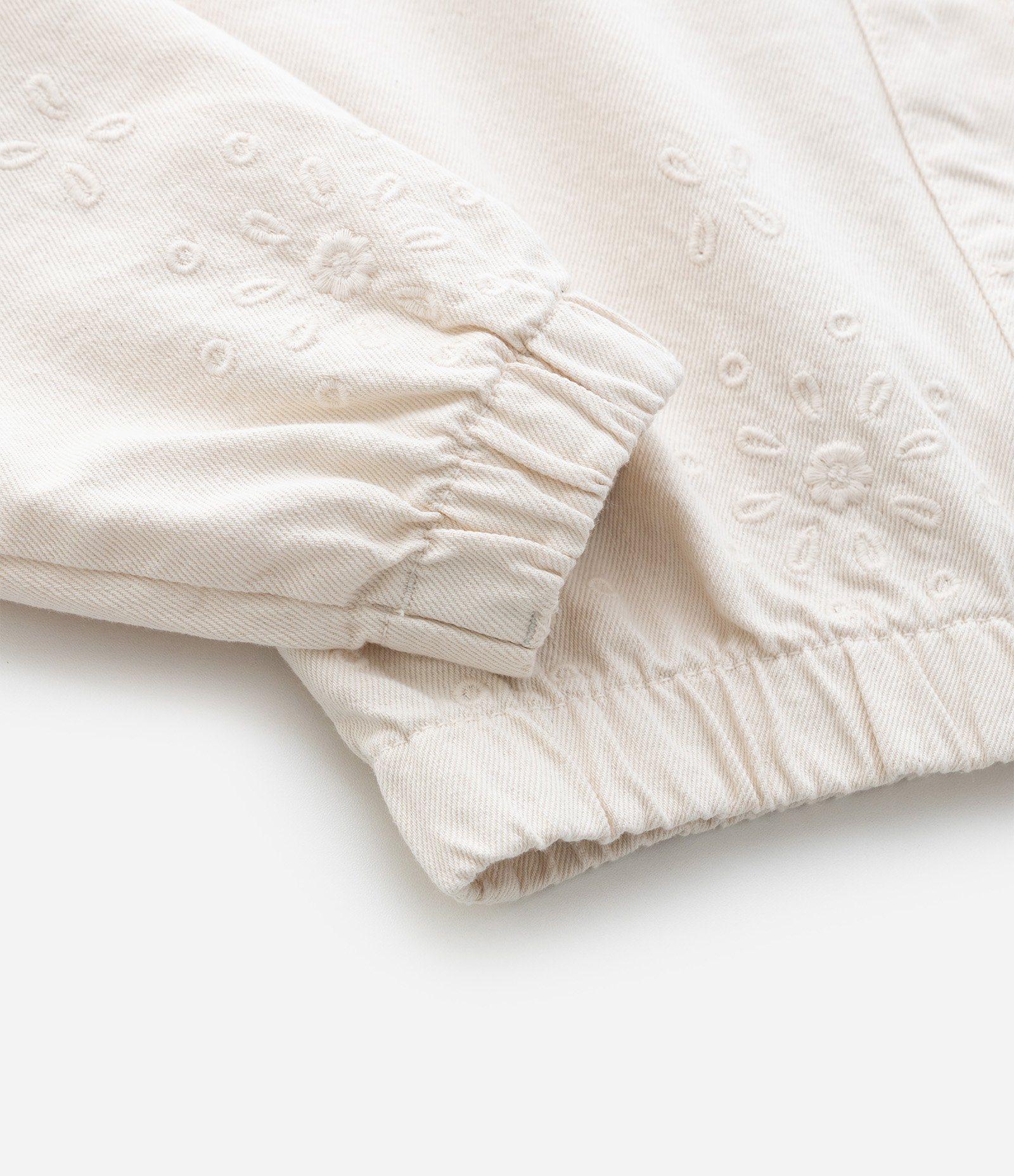 Jaqueta Infantil Bomber em Sarja com Bordado Broderie - Tam 7 a 14 Anos Bege 4